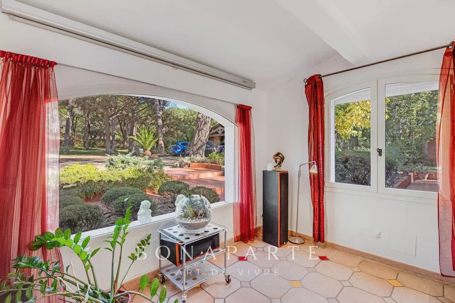 Véritable mas provençal au cœur d'une propriété de plus de 8000m² - Photo 9