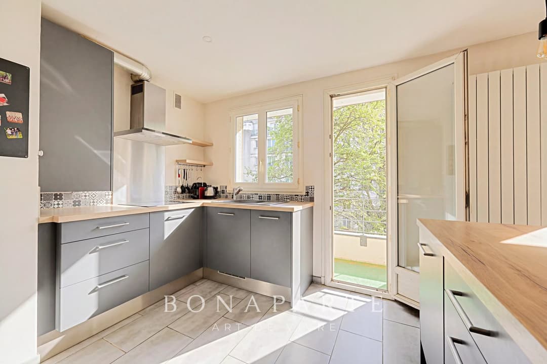 Trois pièces traversant avec balcons - Photo 7