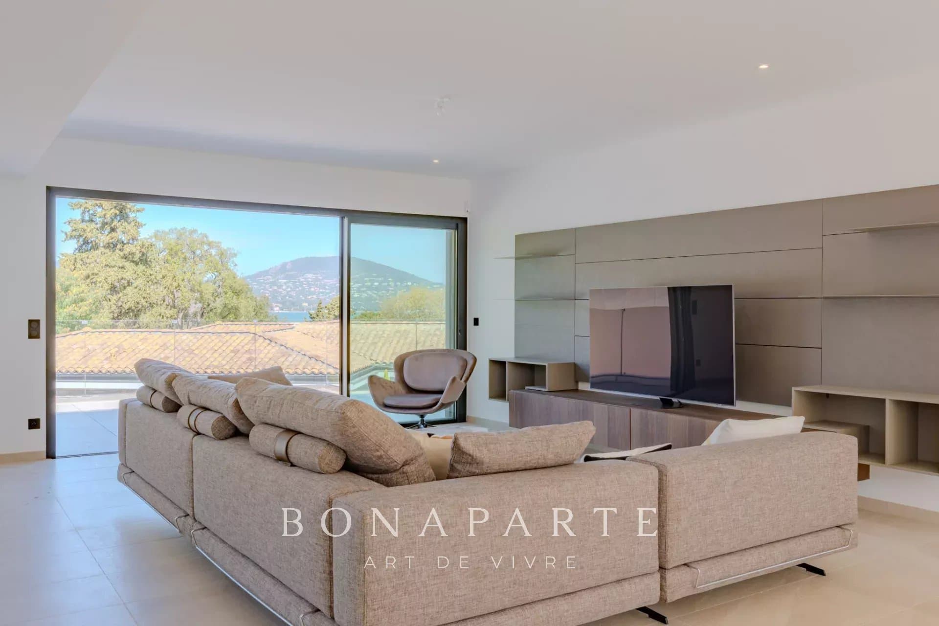 EXCLUSIVITE : Magnifique "villa appartement" en duplex avec très belle vue mer - Photo 7