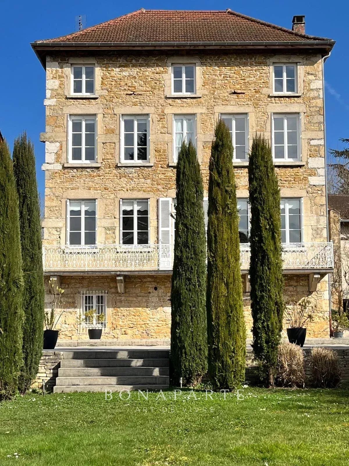 JUJURIEUX - MAISON DE MAÎTRE AVEC PISCINE ET TERRAIN DE PÉTANQUE - Photo 1