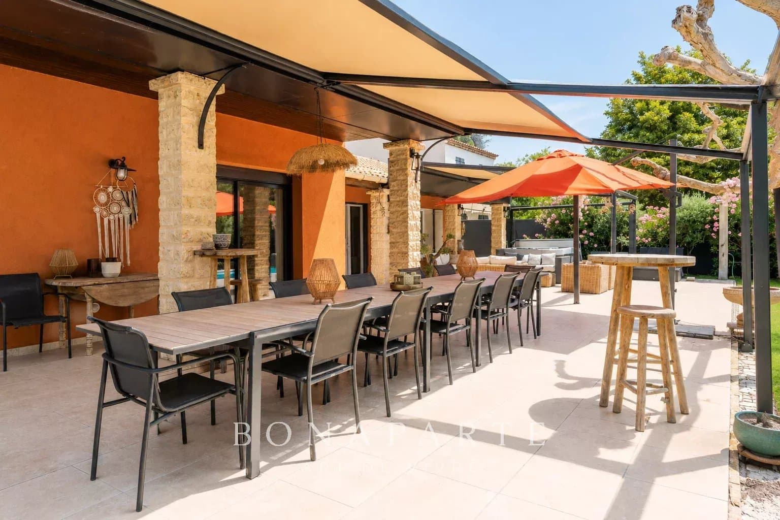 VENTABREN – VILLA CONTEMPORAINE DE PLAIN-PIED AVEC PISCINE CHAUFFÉE ET JACUZZI - Photo 3