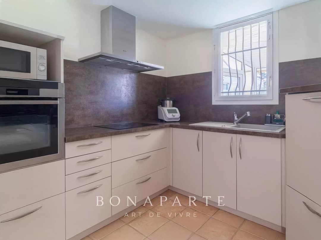 Maison plain-pied avec piscine à Sauvian – Confort, espace et praticité - Photo 6