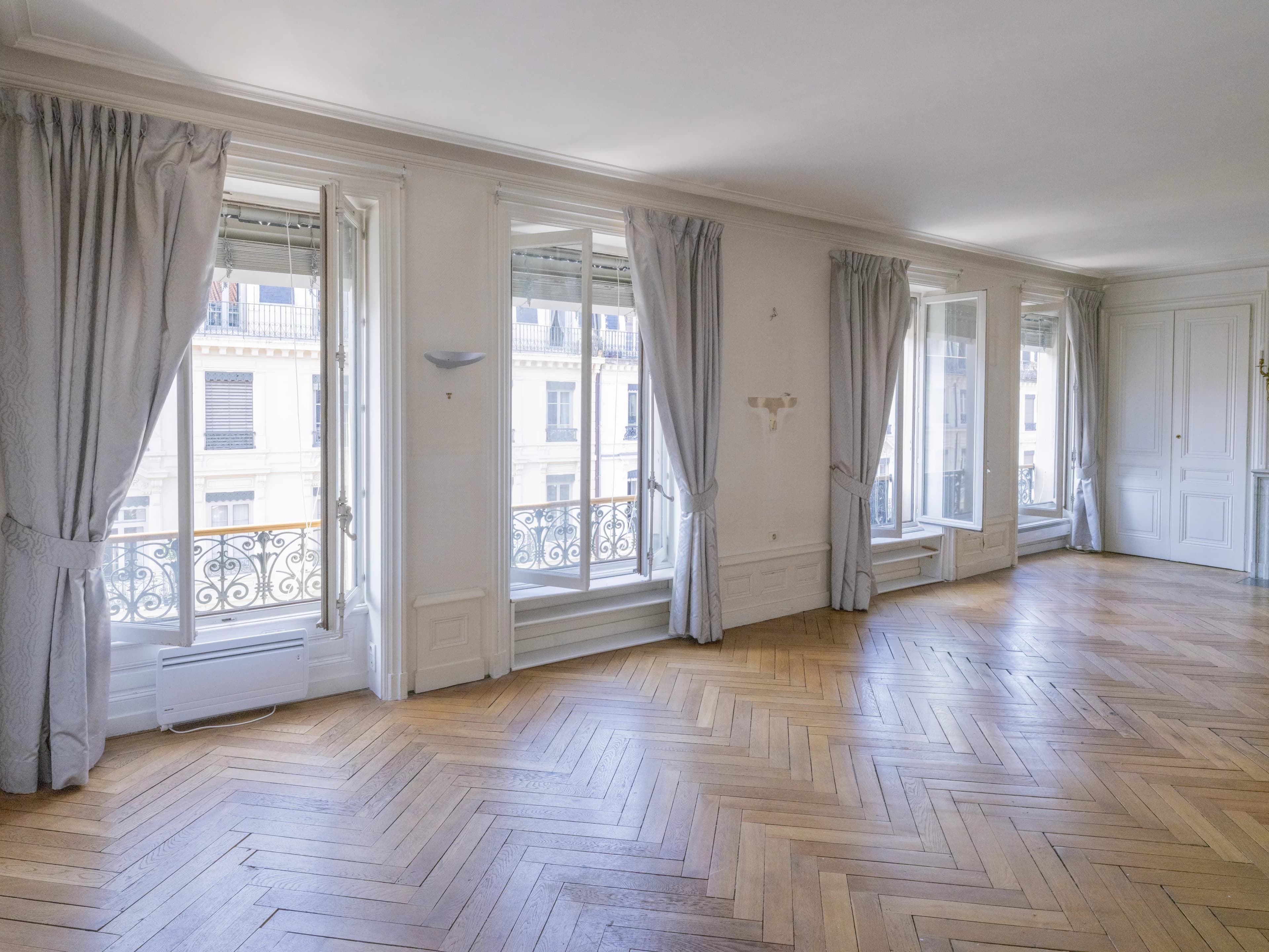 APPARTEMENT BOURGEOIS - LYON 6 - 131m² - EXPOSITION SUD et EST - Photo 3