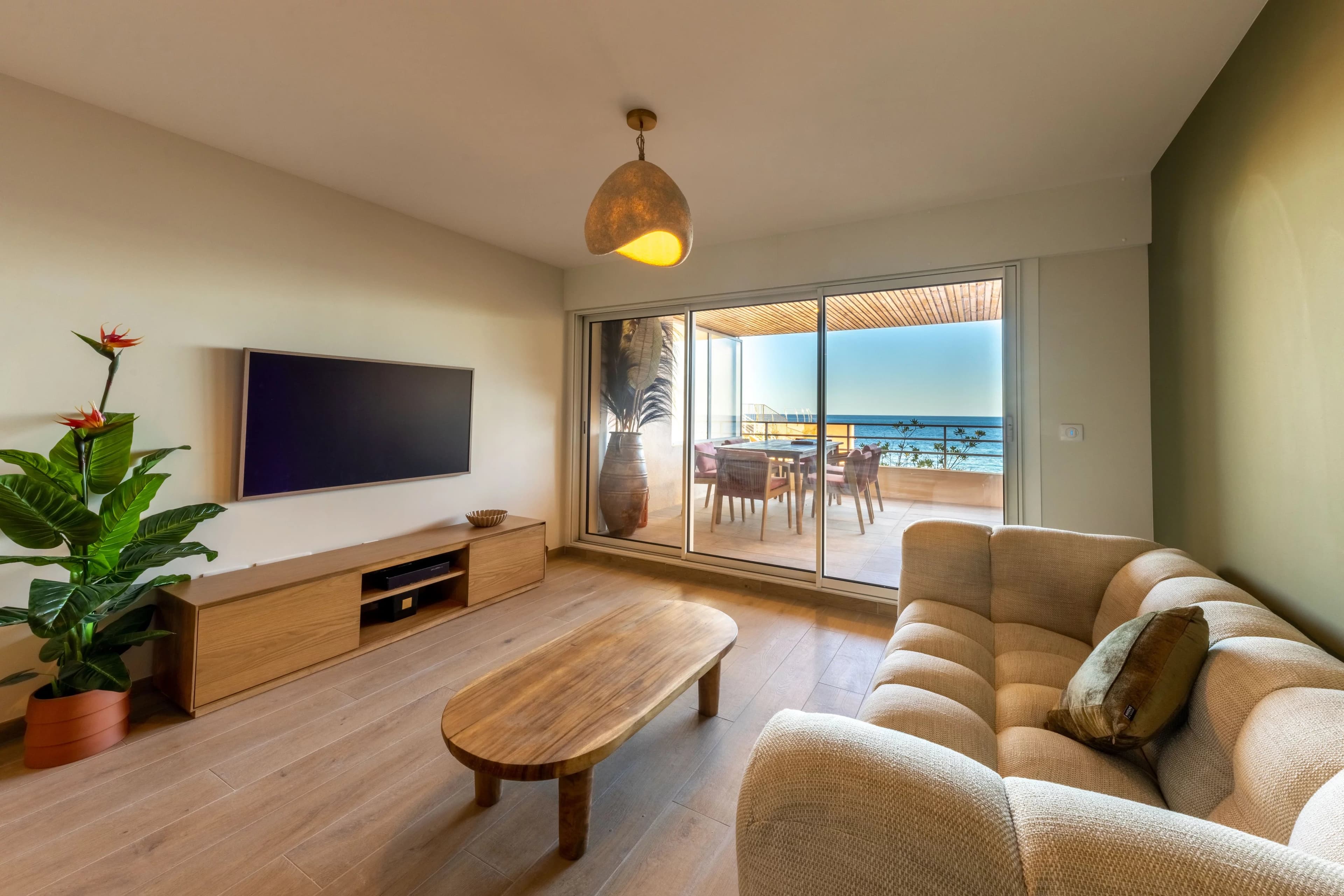 VUE MER PANORAMIQUE : Appartement T2 d’exception de 52 m² pieds dans l’eau - Photo 6