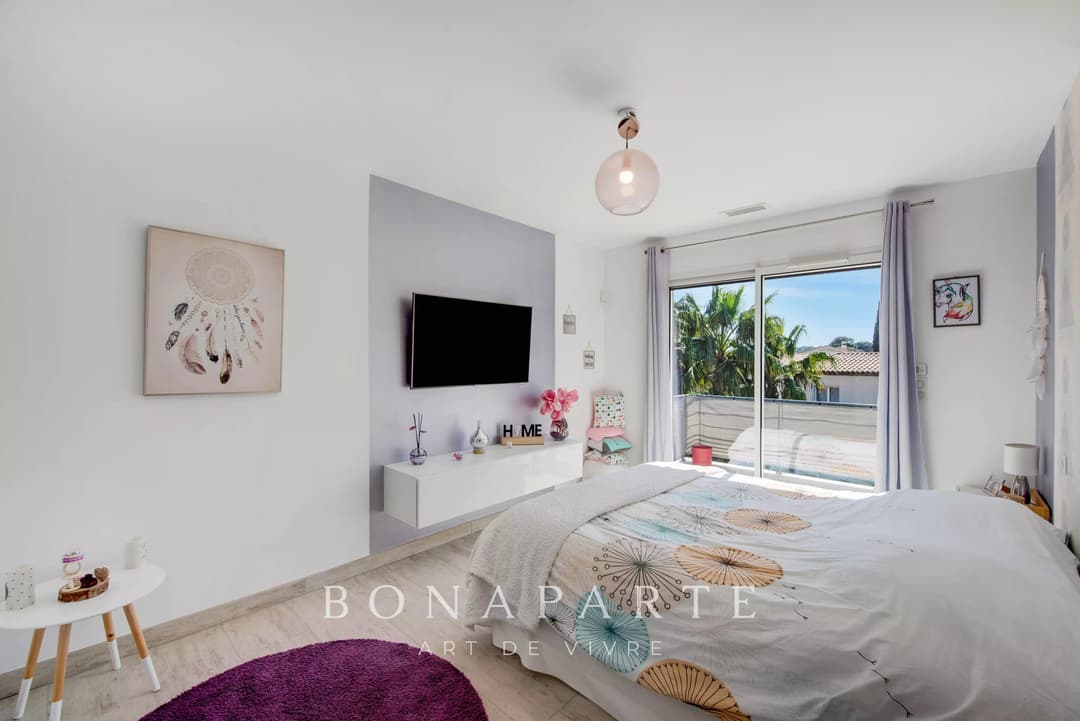 SAINT-AYGULF - Villa récente avec appartement indépendant - Photo 12