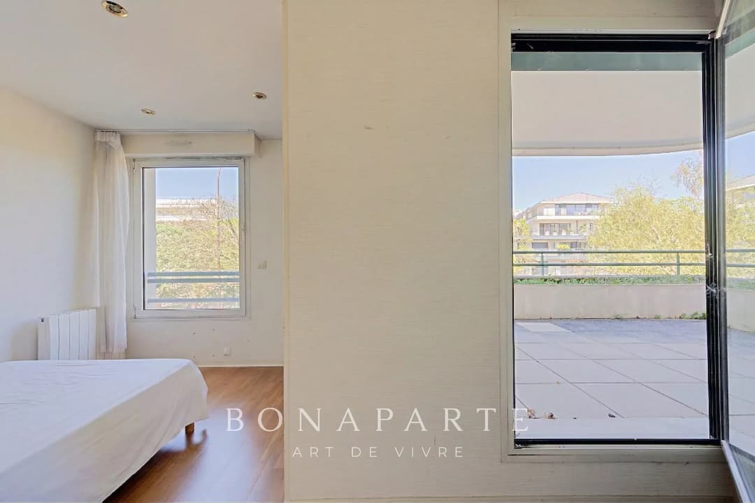 SAINT-CLOUD – CŒUR DE VILLE, ENTRE MARCHÉ ET PARC - Photo 16