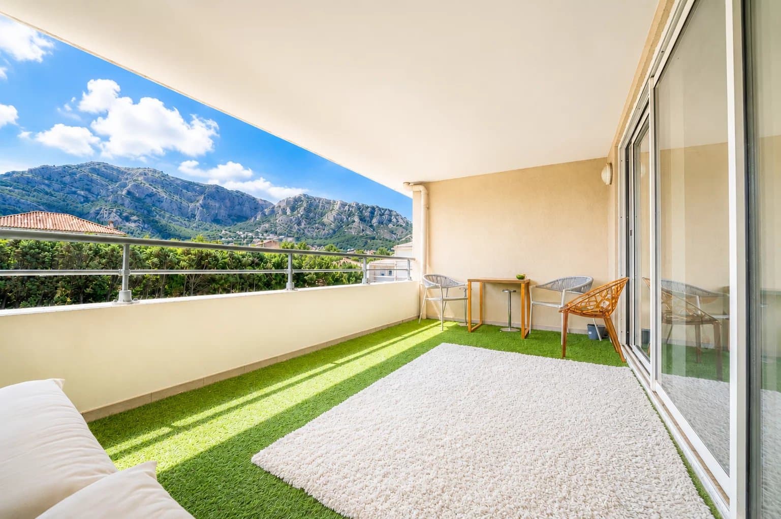 DUPLEX D'EXCEPTION AVEC ROOFTOP PANORAMIQUE – ENTRE MER ET CALANQUES - Photo 4