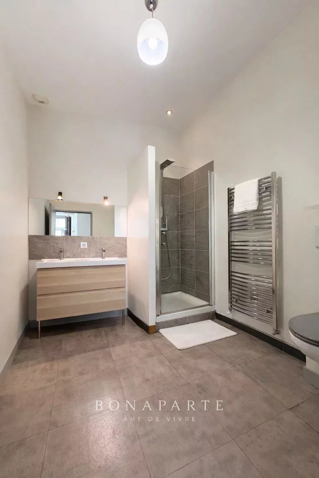 STUDIO 40 M² PROCHE DU PALAIS DE JUSTICE D'ANGERS - Photo 5