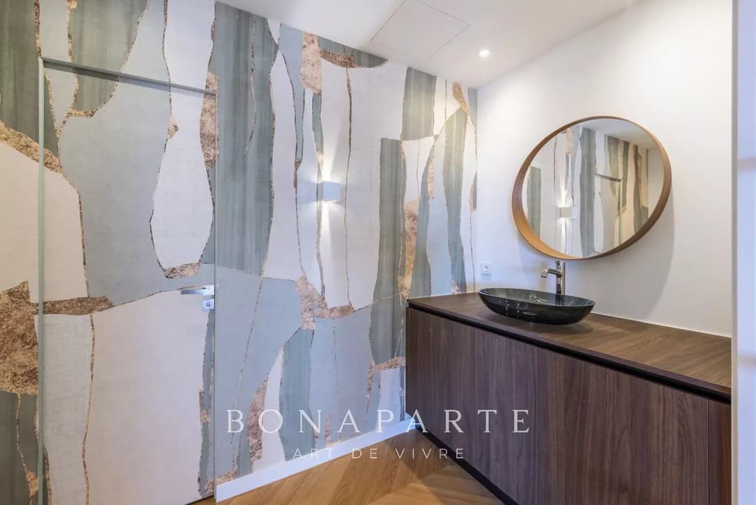 Magnifique cachet pour cet appartement T3 de 107m² situé en plein centre-ville à moins de 50m de la mer - Photo 9