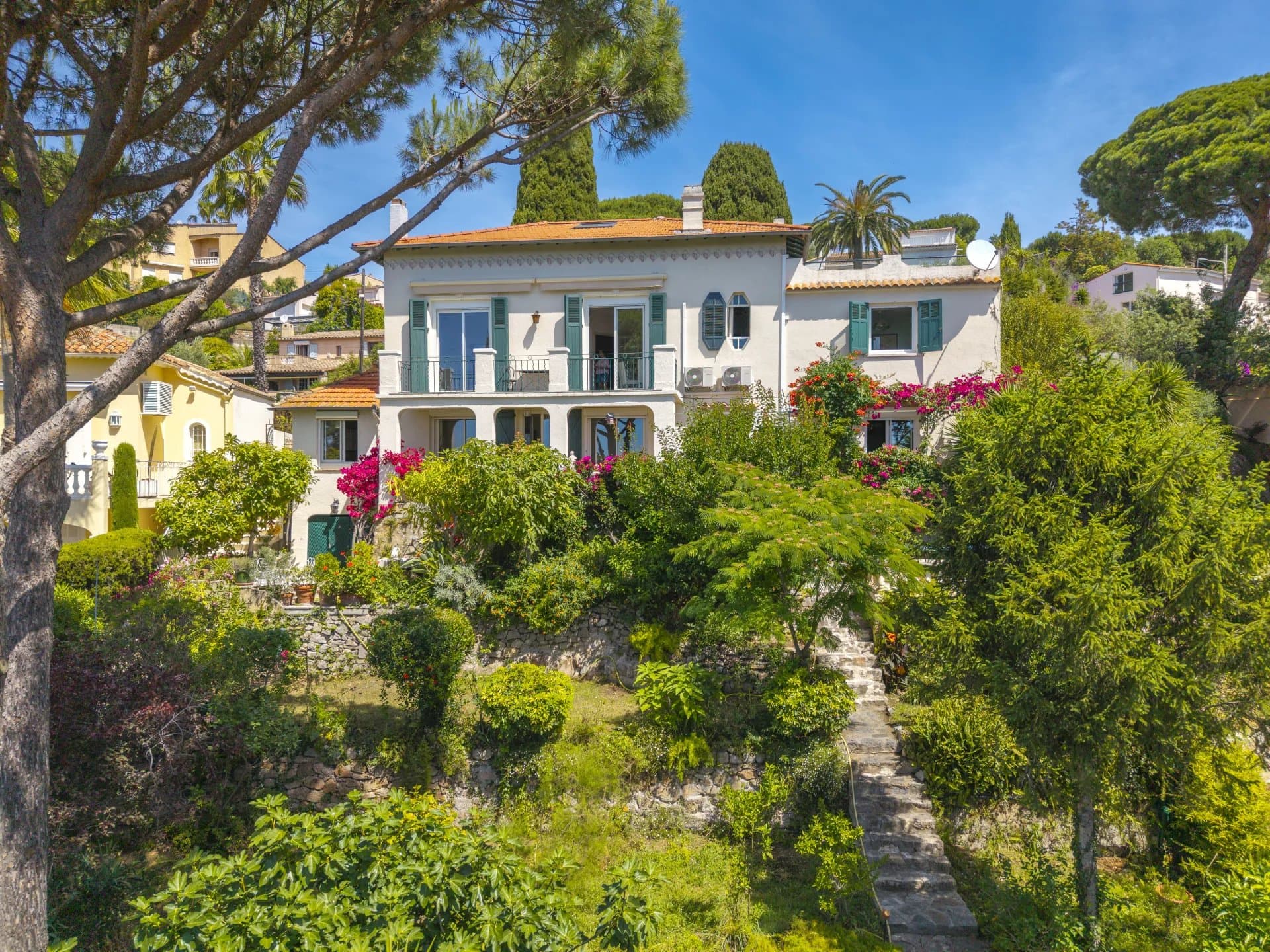 NOUVEAUTÉ CANNES - SUPERBE VILLA BELLE ÉPOQUE À LA VUE MER PANORAMIQUE - Photo 19