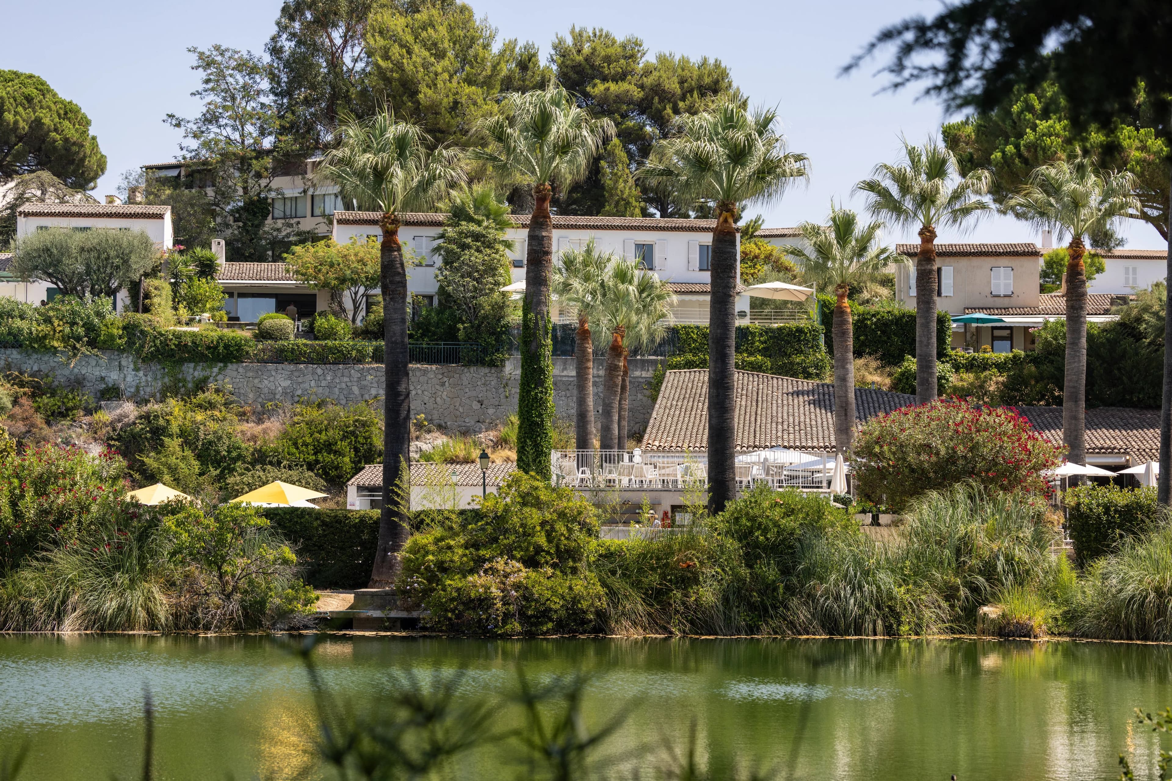 HAUTS DE VAUGRENIER – VILLA CONTEMPORAINE D'EXCEPTION - Photo 20