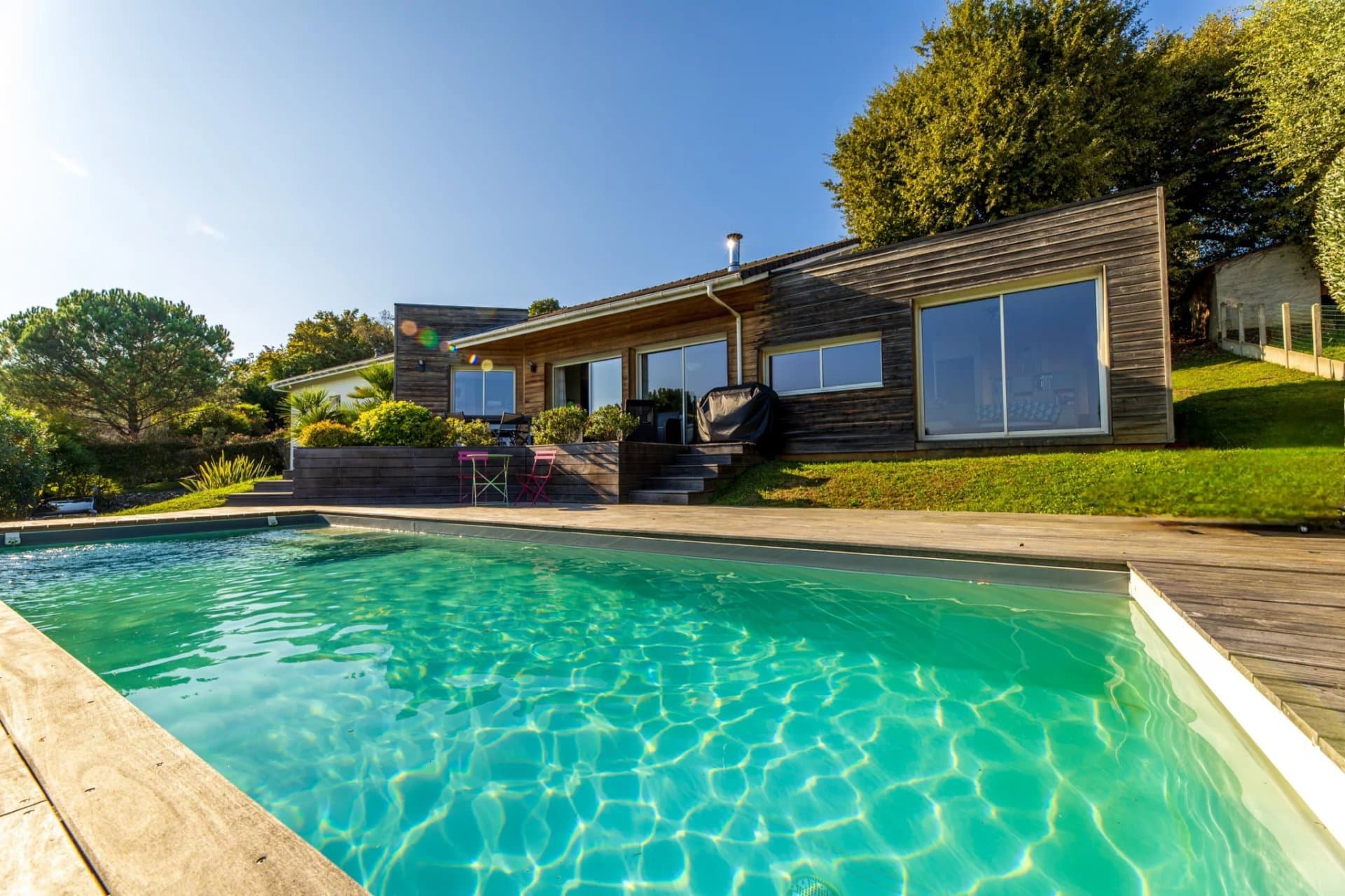SERRES-CASTET – Contemporaine avec piscine et vue Pyrénées - Photo 2