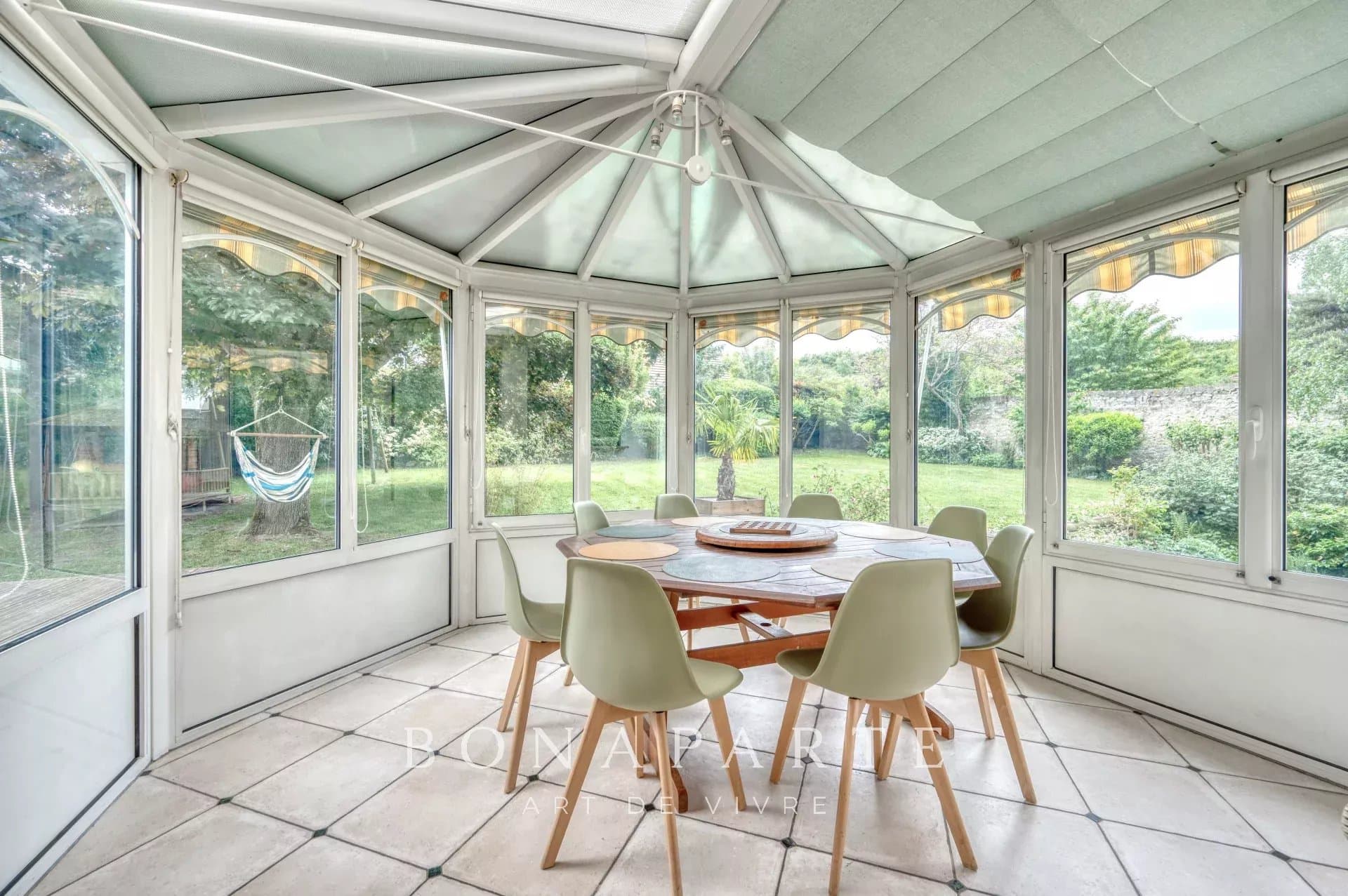 Maison de maître en meulière – 264 m² – Parc arboré de 1 440 m² à 40 min de Paris - Photo 6