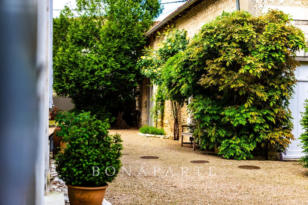 MAISON DE MAÎTRE - ÉLÉGANCE INTEMPORELLE ET ART DE VIVRE - Photo 15