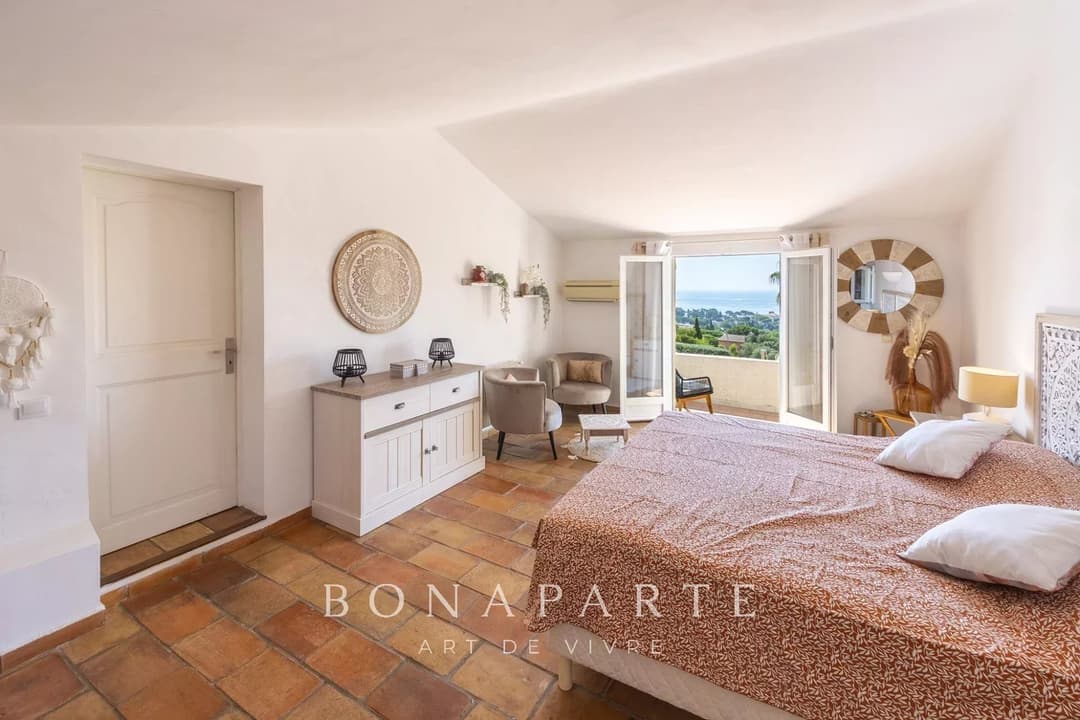 Belle villa provençale vue mer de 193m², avec 5 chambres et piscine - Photo 11