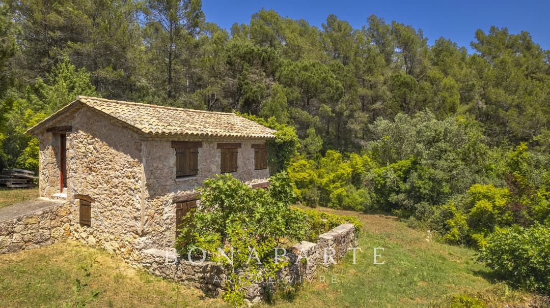 RARE : Superbe propriété en pierre d'une surface totale de plus de 450 m² entièrement rénovée - Photo 20