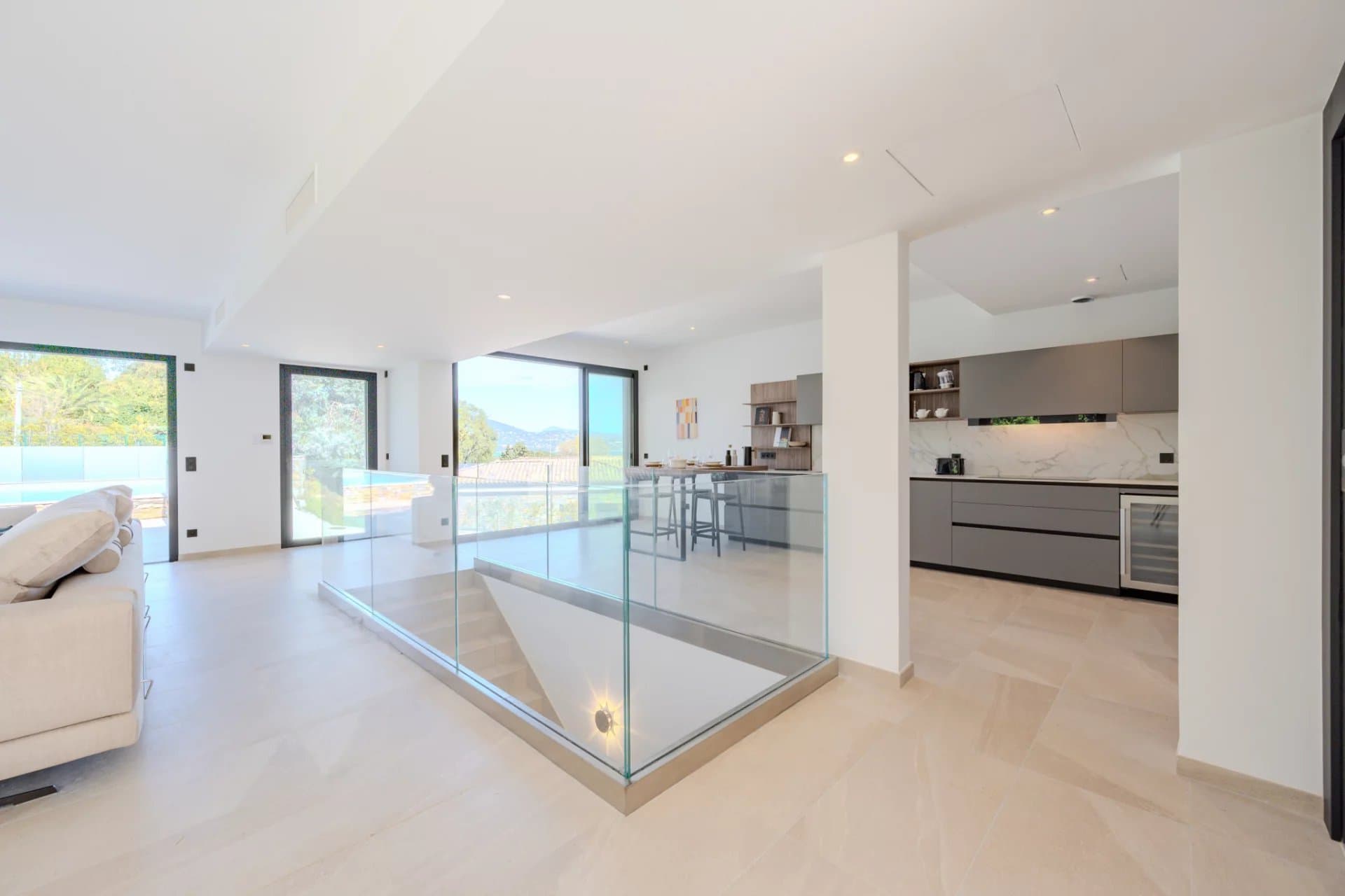 EXCLUSIVITE : Magnifique "villa appartement" en duplex avec très belle vue mer - Photo 12