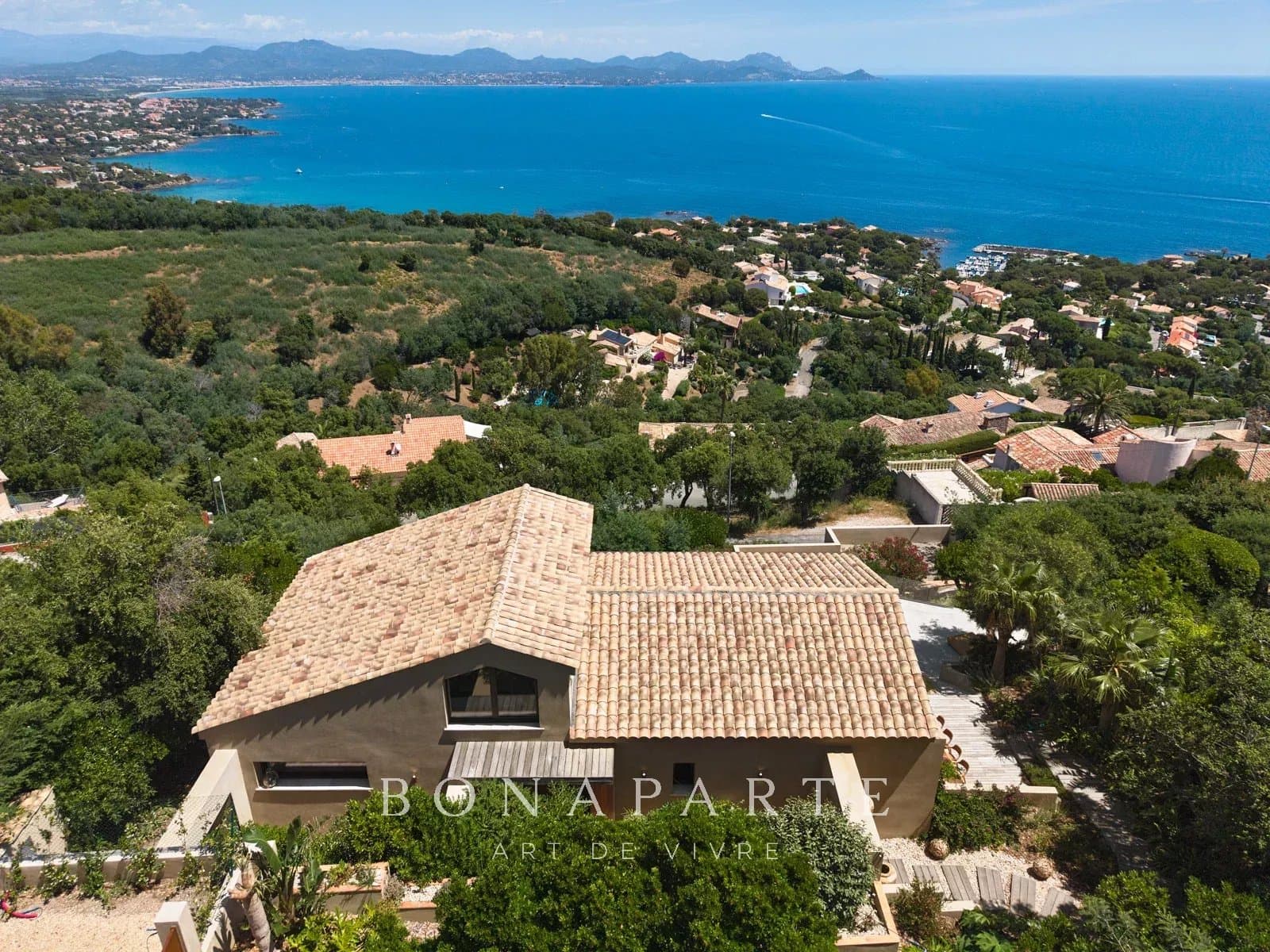 EXCLUSIVITE : Villa contemporaine – Vue mer panoramique exceptionnelle - Photo 22