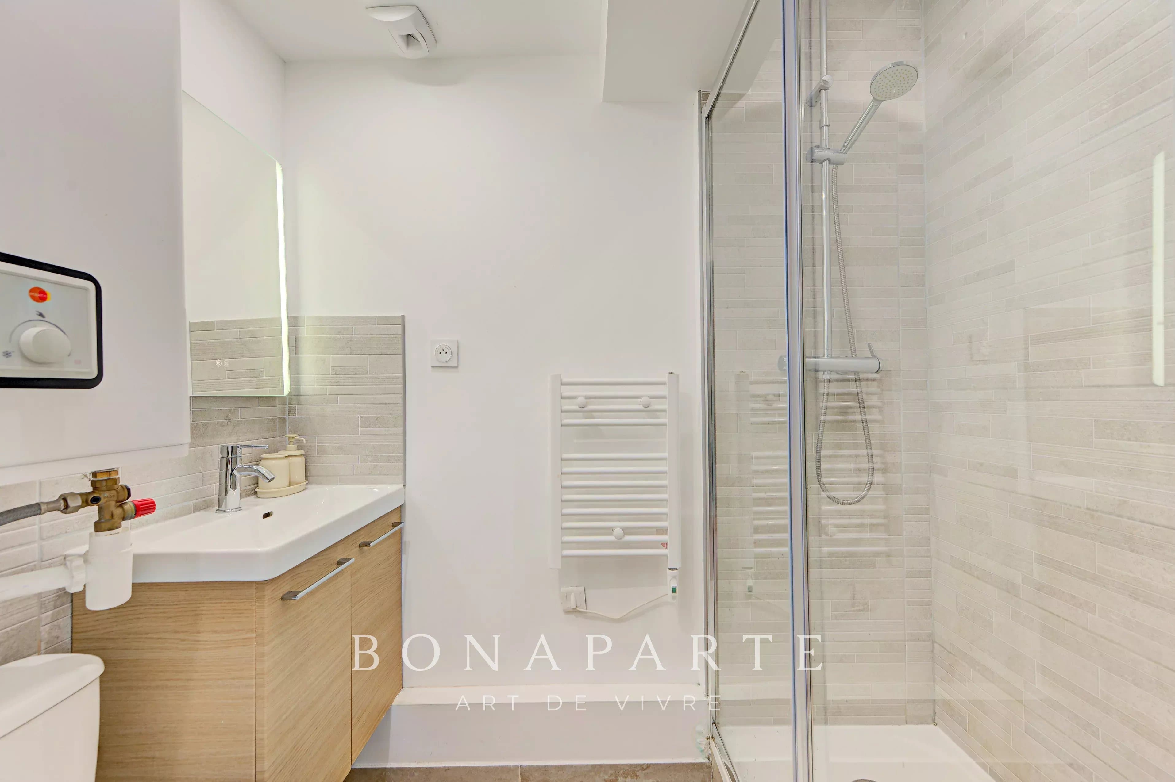 Rue des Canettes – Studio rénové – 25,27m²  – Calme sur cour - Photo 9