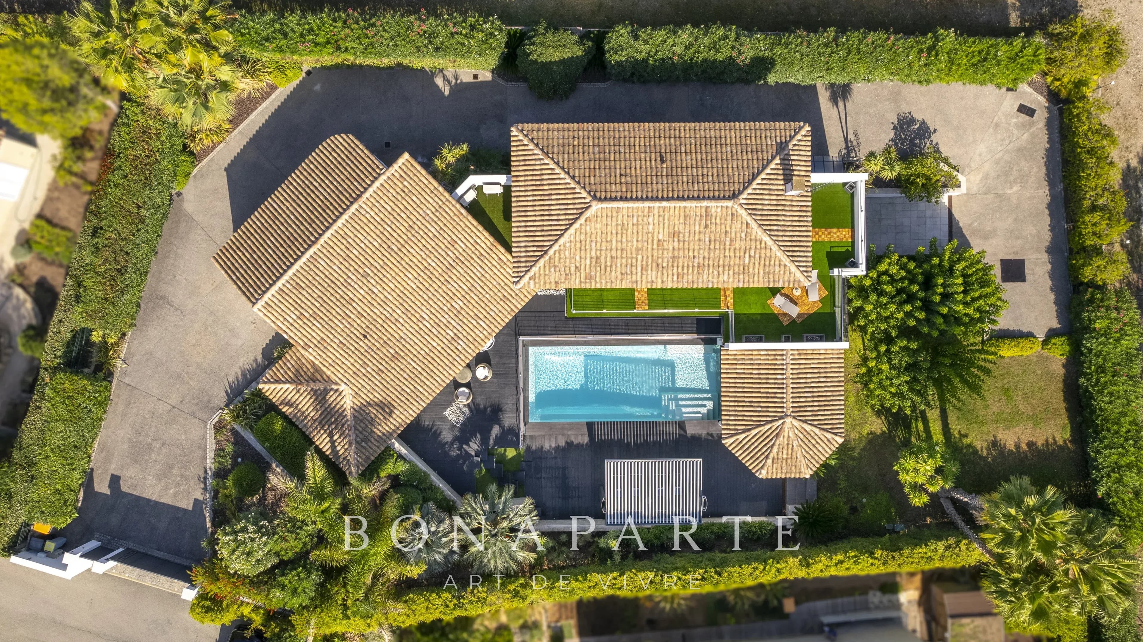 Saint-Raphaël - Superbe villa contemporaine aux prestations - Photo 14