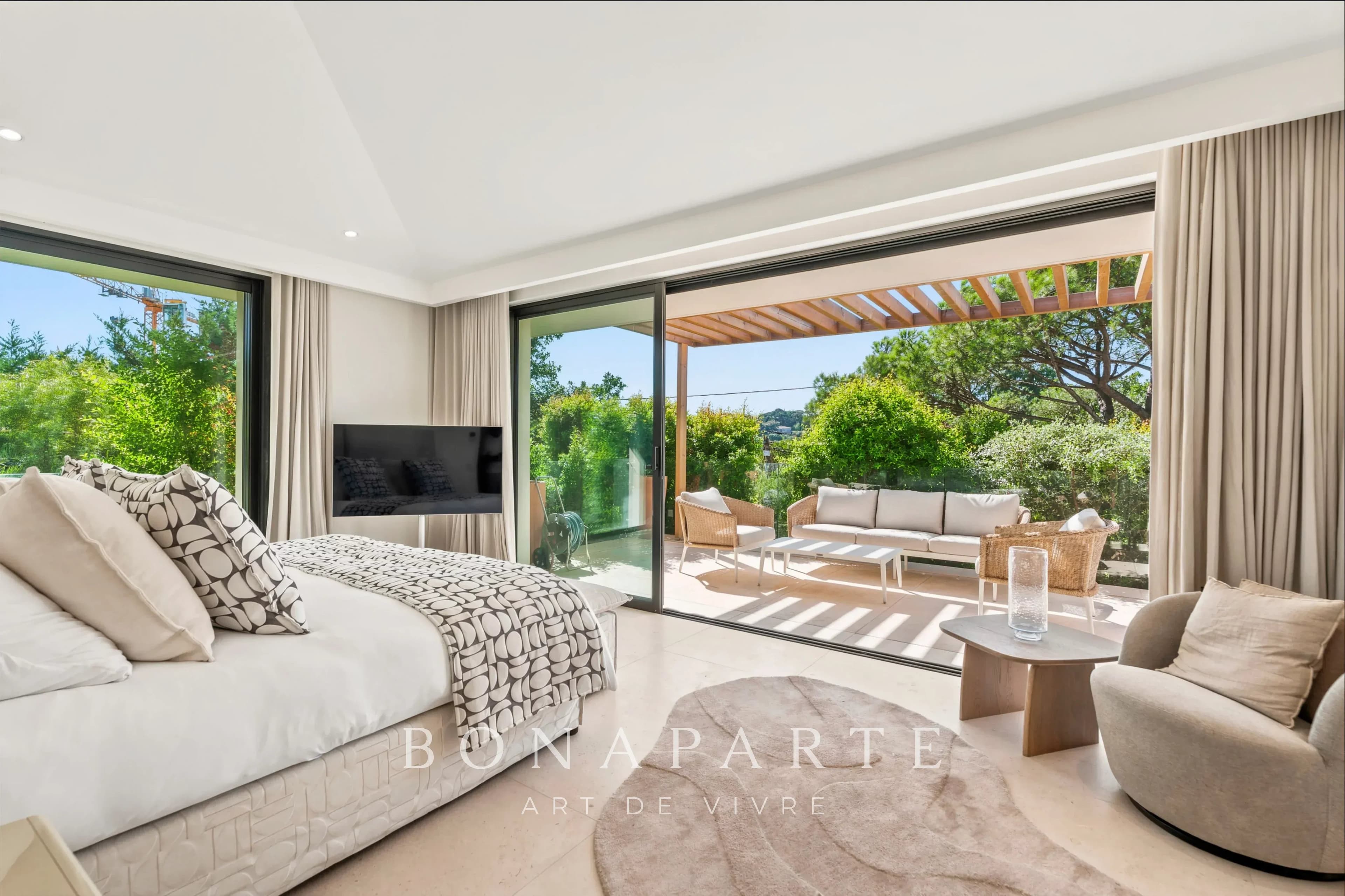 SAINT-TROPEZ – VILLA CONTEMPORAINE D’EXCEPTION - Photo 10