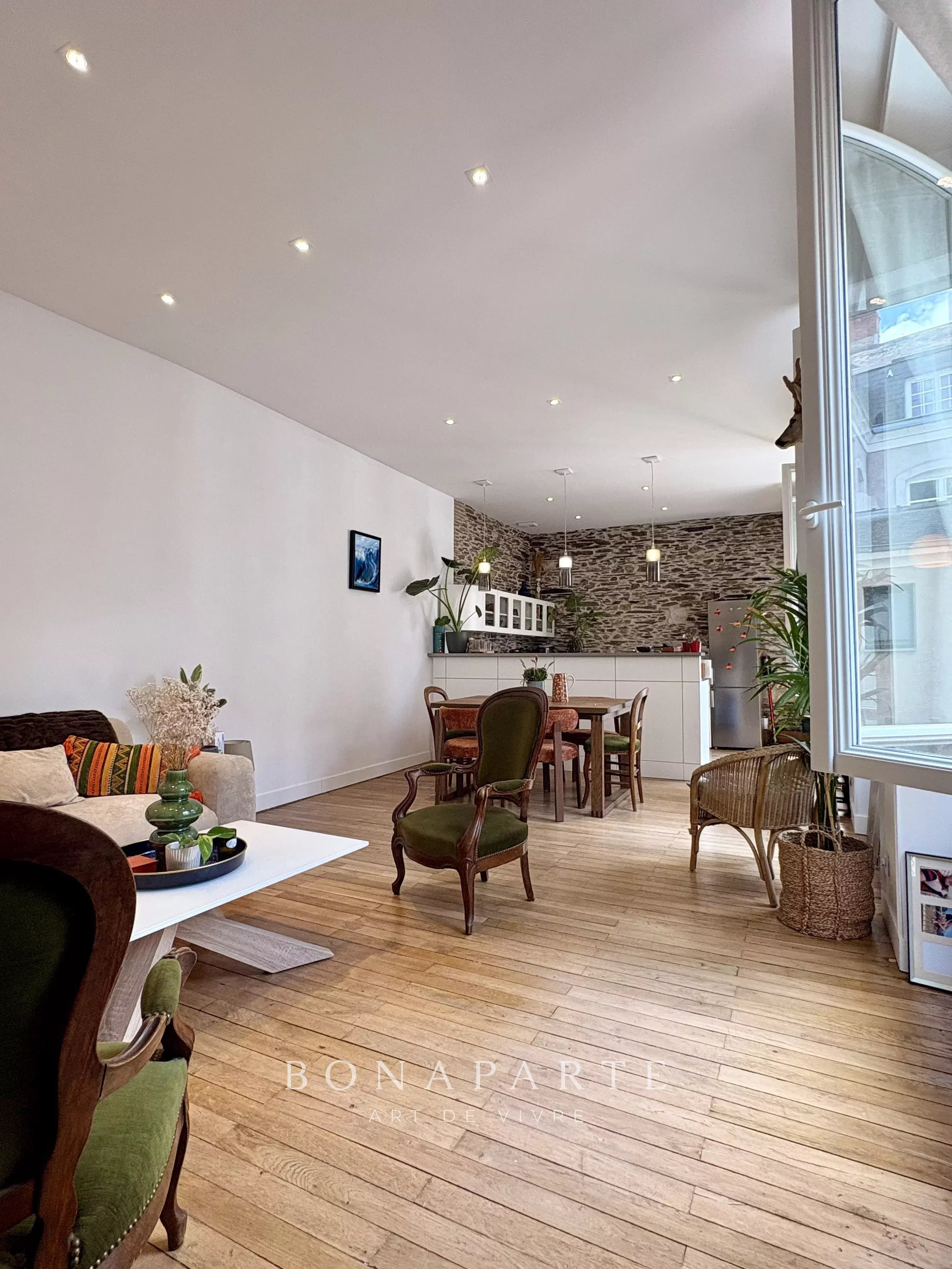 ANGERS – HYPERCENTRE – CHARME DE L’ANCIEN & RÉNOVATION HAUT DE GAMME - Photo 5