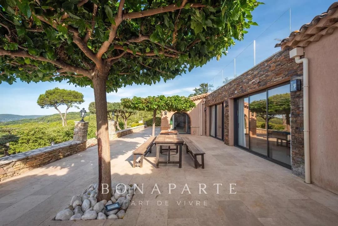 DRAGUIGNAN - DOMAINE D'EXCEPTION - ENTIEREMENT RENOVE - Photo 2