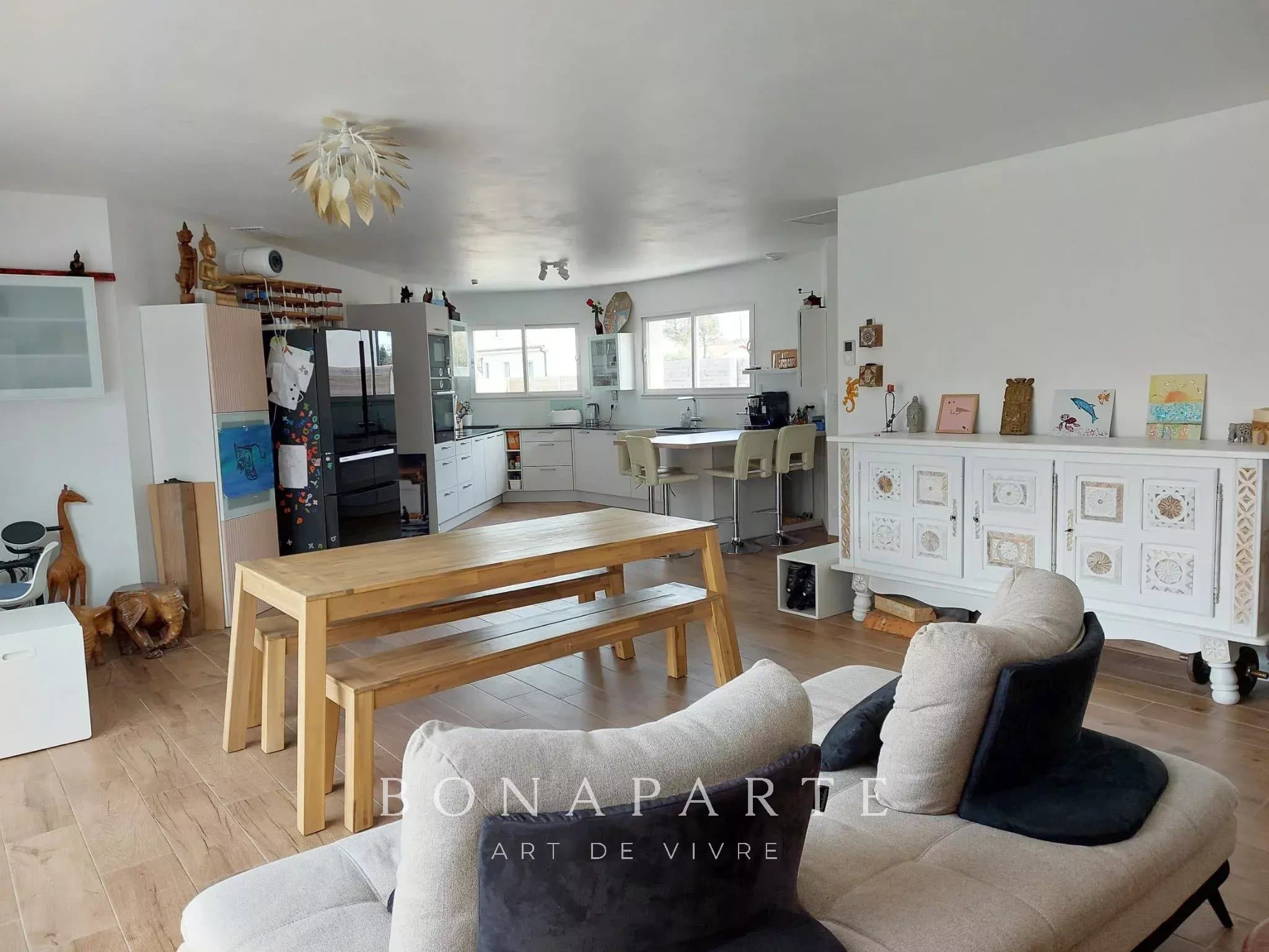 VENDAYS-MONTALIVET - MAISON MODERNE AVEC PISCINE À 10 MINUTES DES PLAGES OCÉANES - Photo 5