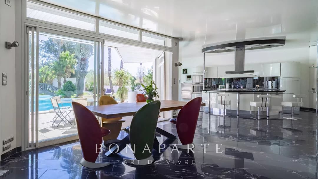 Villa contemporaine d’exception à quelques pas de la mer – Élégance, volumes et art de vivre méditerranéen - Photo 6