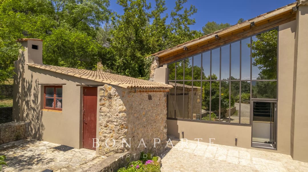 RARE : Superbe propriété en pierre d'une surface totale de plus de 450 m² entièrement rénovée - Photo 21