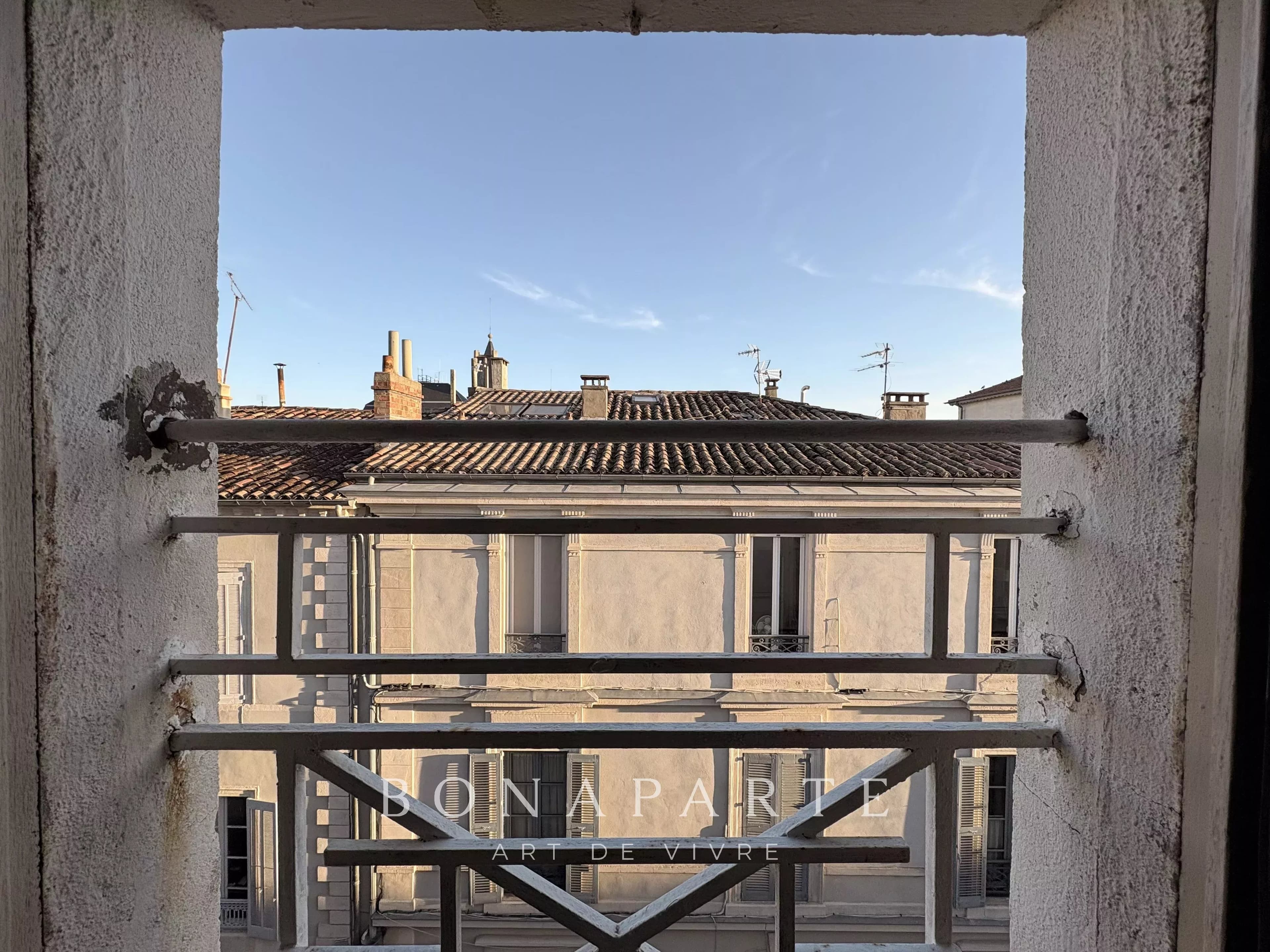 Immeuble Nîmes – Adresse de prestige en centre-ville - Photo 4