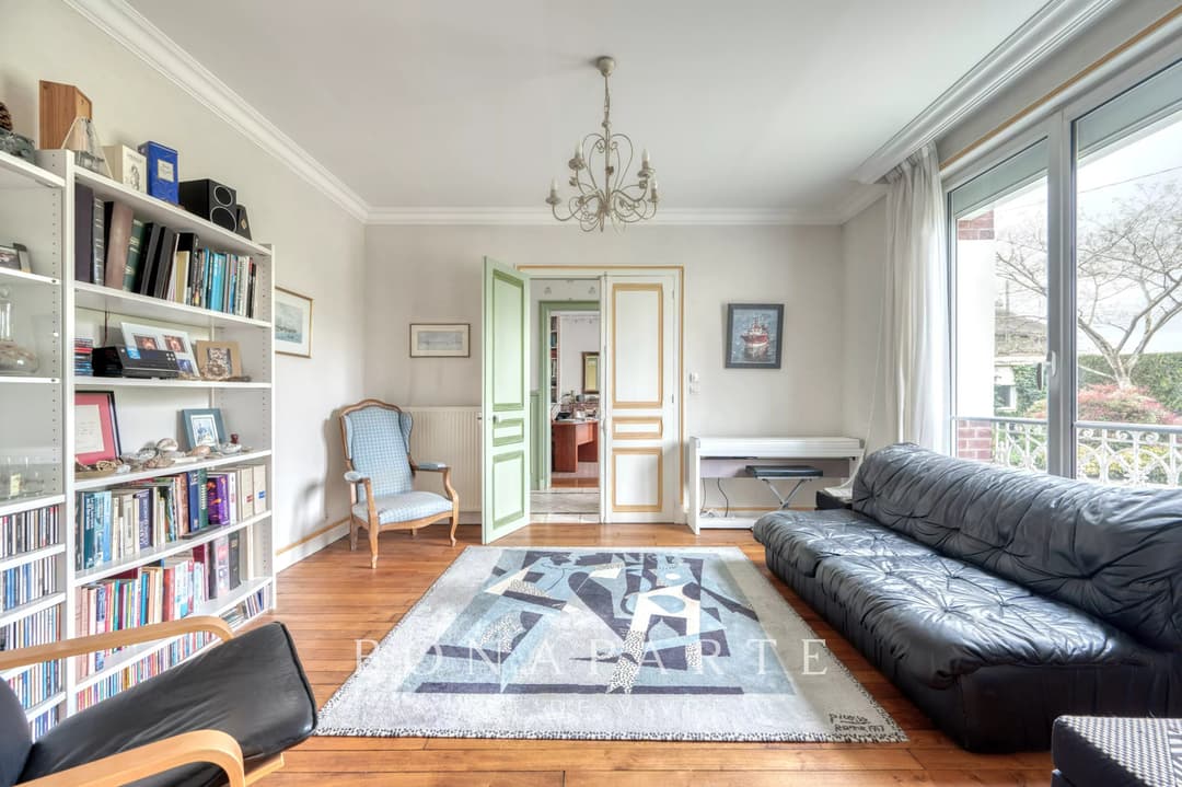 Maison de maître en meulière – 264 m² – Parc arboré de 1 440 m² à 40 min de Paris - Photo 11