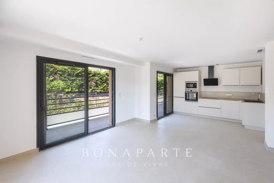 SPACIEUX DUPLEX + TERRASSE + JARDIN + GARAGE + PARKING - Photo 3