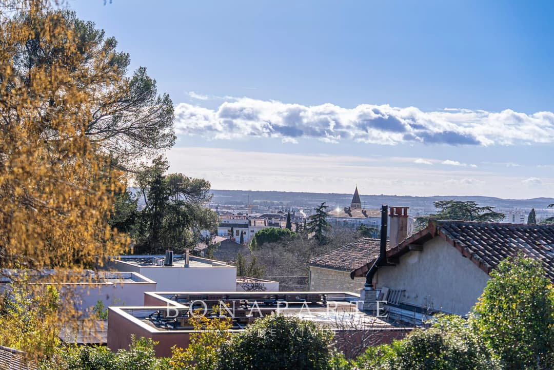 RUE MENARD / NIMES - MAISON DE 240M² - ADRESSE EMBLEMATIQUE - Photo 3