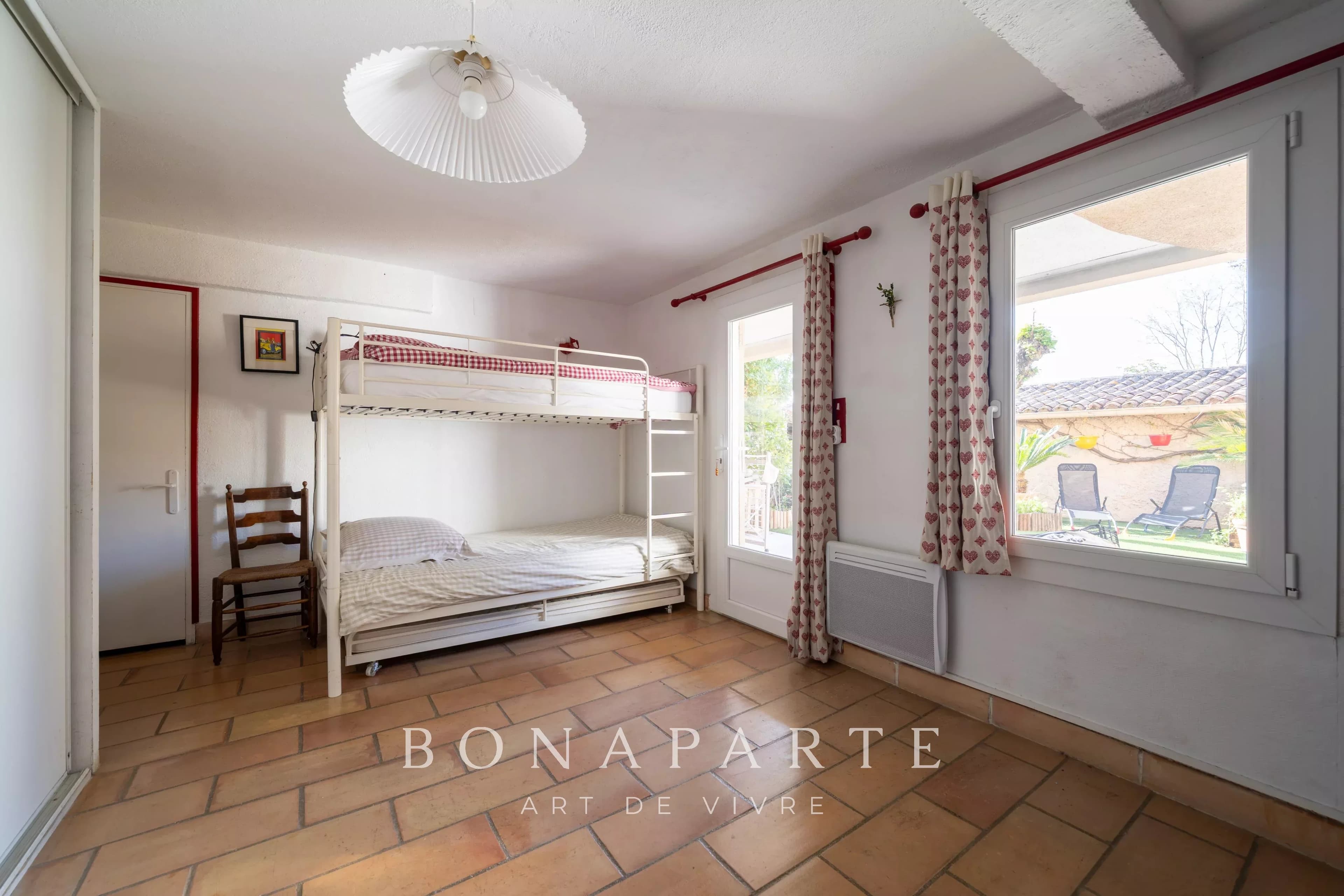 VENELLES-LE-HAUT – MAISON DE VILLAGE 137 m² – JARDIN & TERRASSES - Photo 10