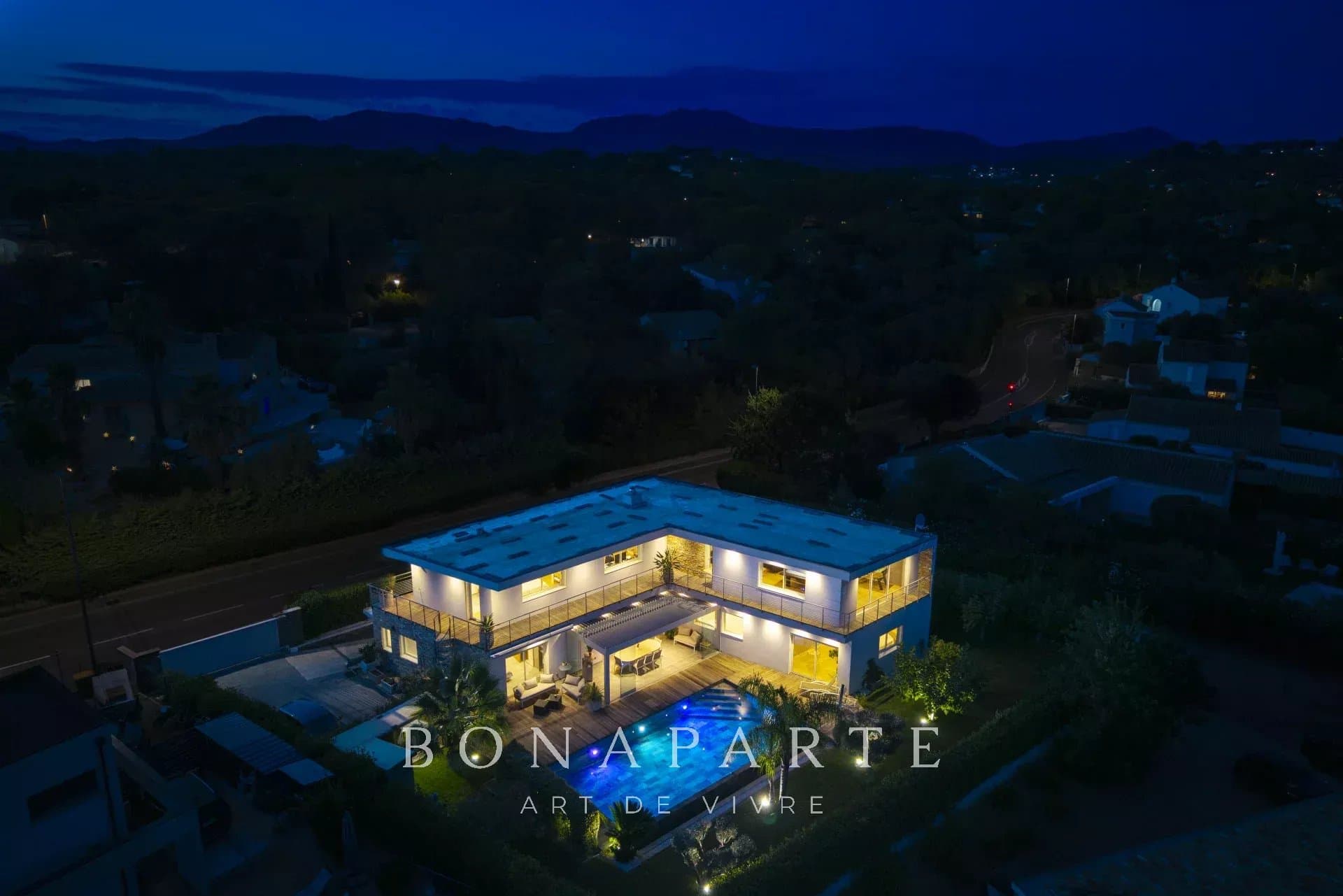 SAINT-RAPHAËL - NOUVEAUTÉ VILLA RÉCENTE PRESTATIONS HAUT DE GAMME - Photo 12