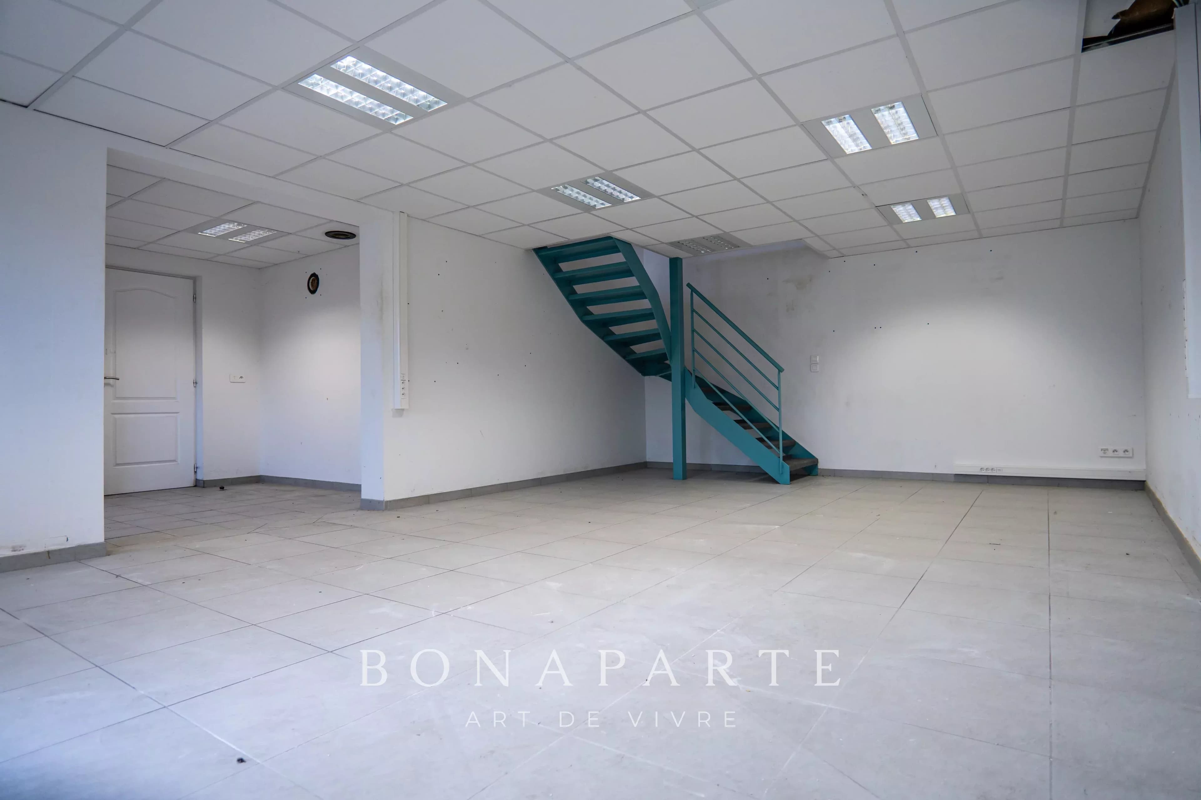 MEILLON – Locaux professionnels avec entrepôt et bureaux – 625 m² - Photo 4