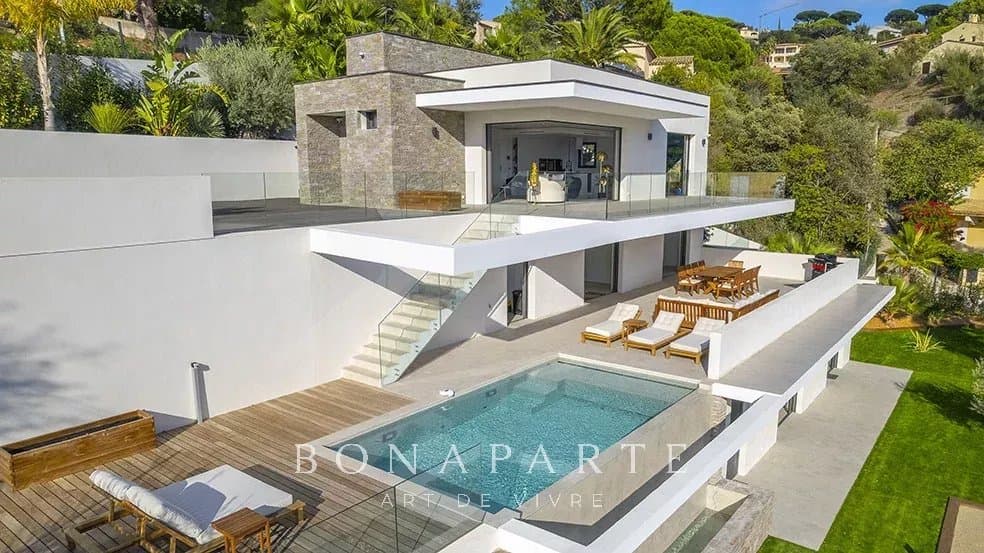 SAINTE-MAXIME - VILLA D'EXCEPTION AVEC PISCINE - Photo 1