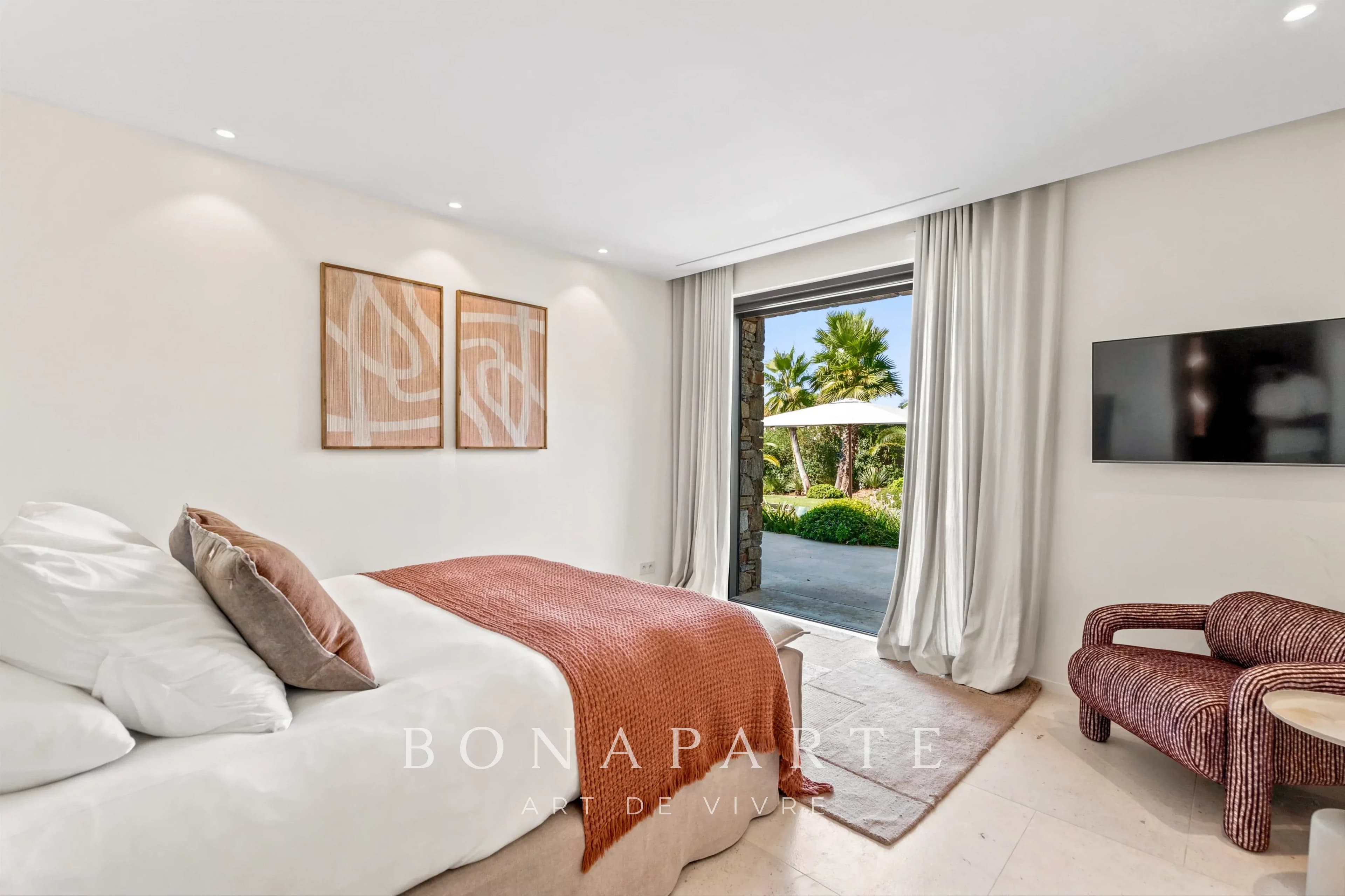 SAINT-TROPEZ – VILLA CONTEMPORAINE D’EXCEPTION - Photo 12