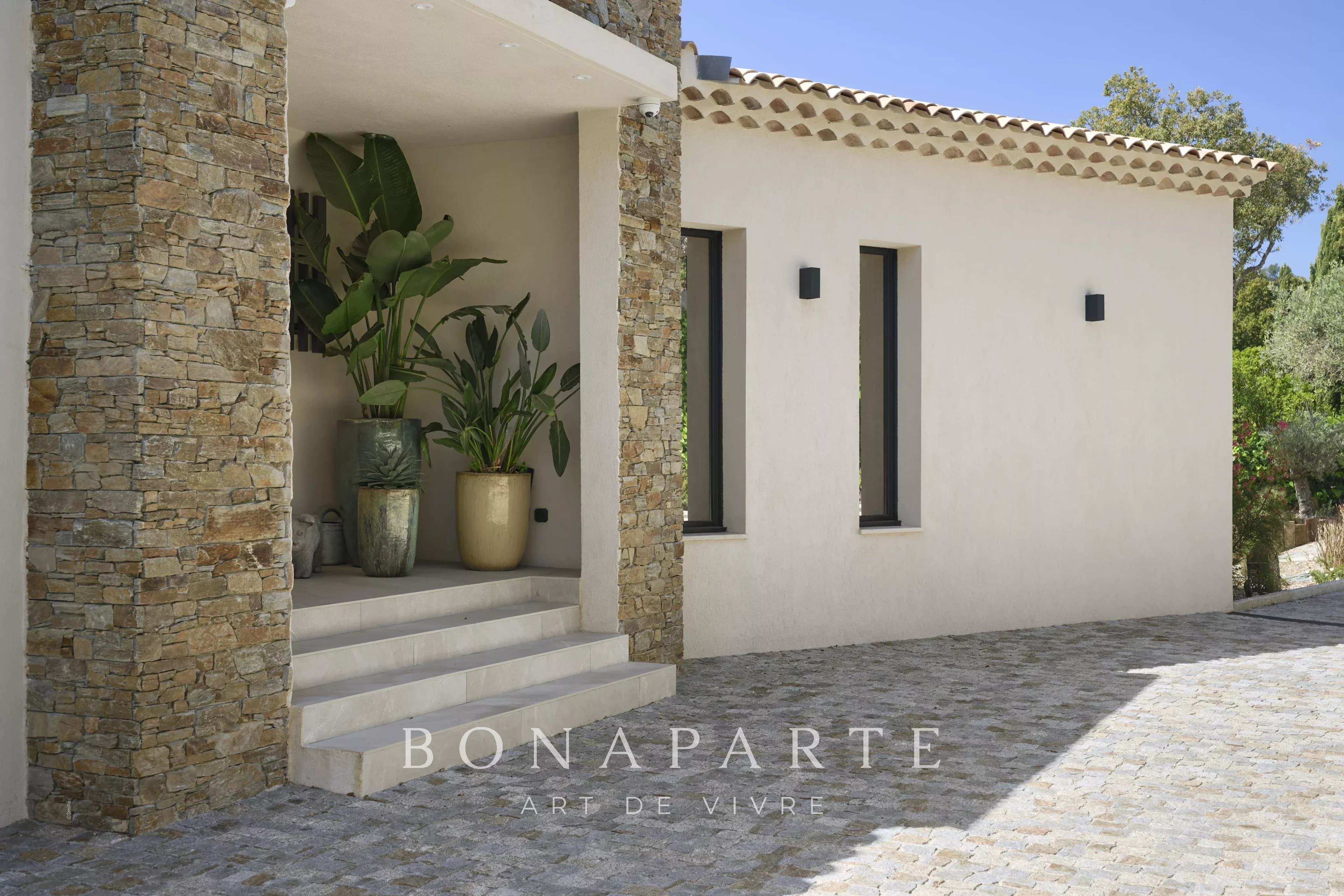 LES ISSAMBRES : Villa contemporaine d’exception – 257 m² habitables – Vue mer panoramique - Photo 21
