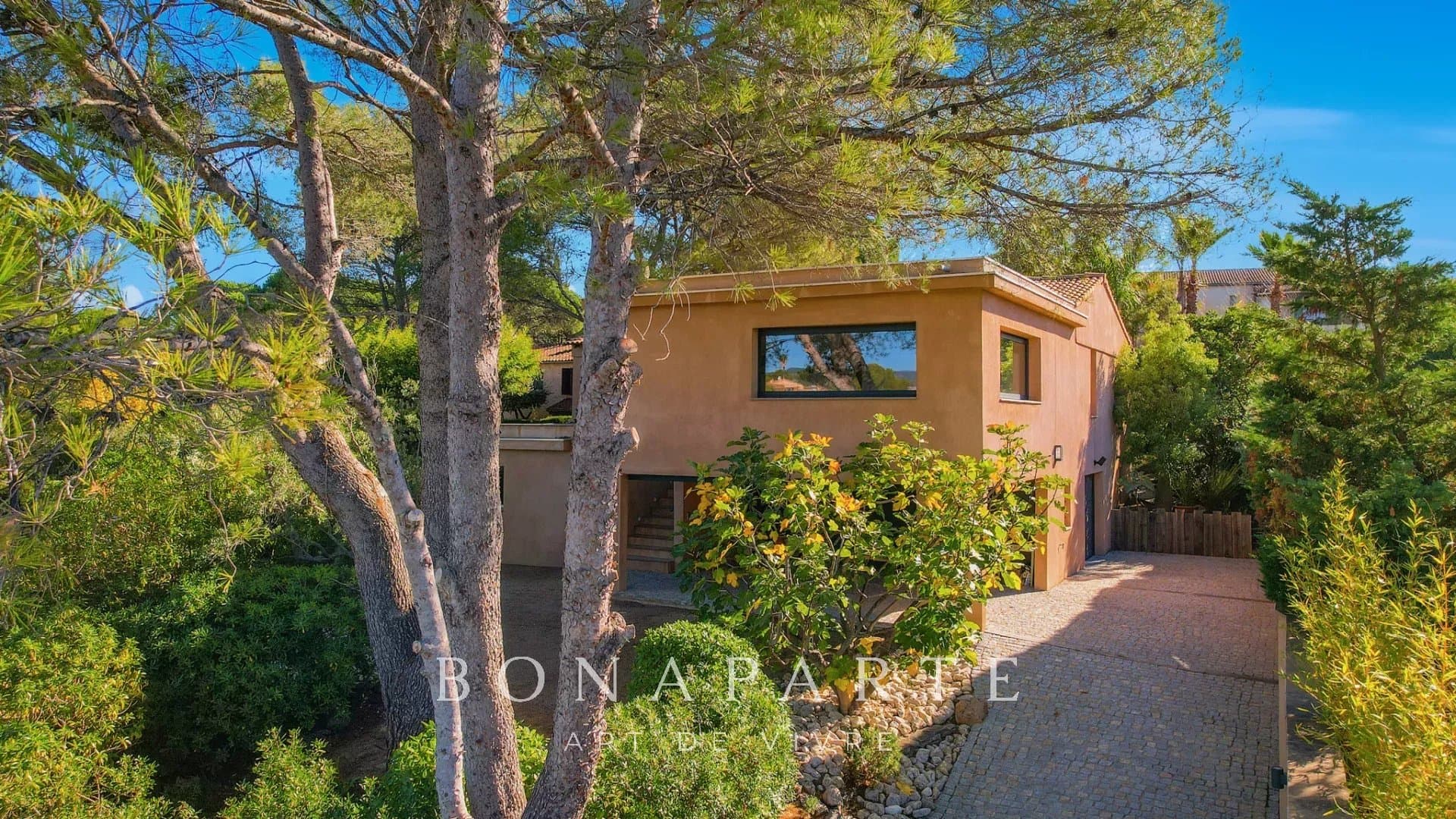 Villa 7 pièces avec piscine - Fréjus