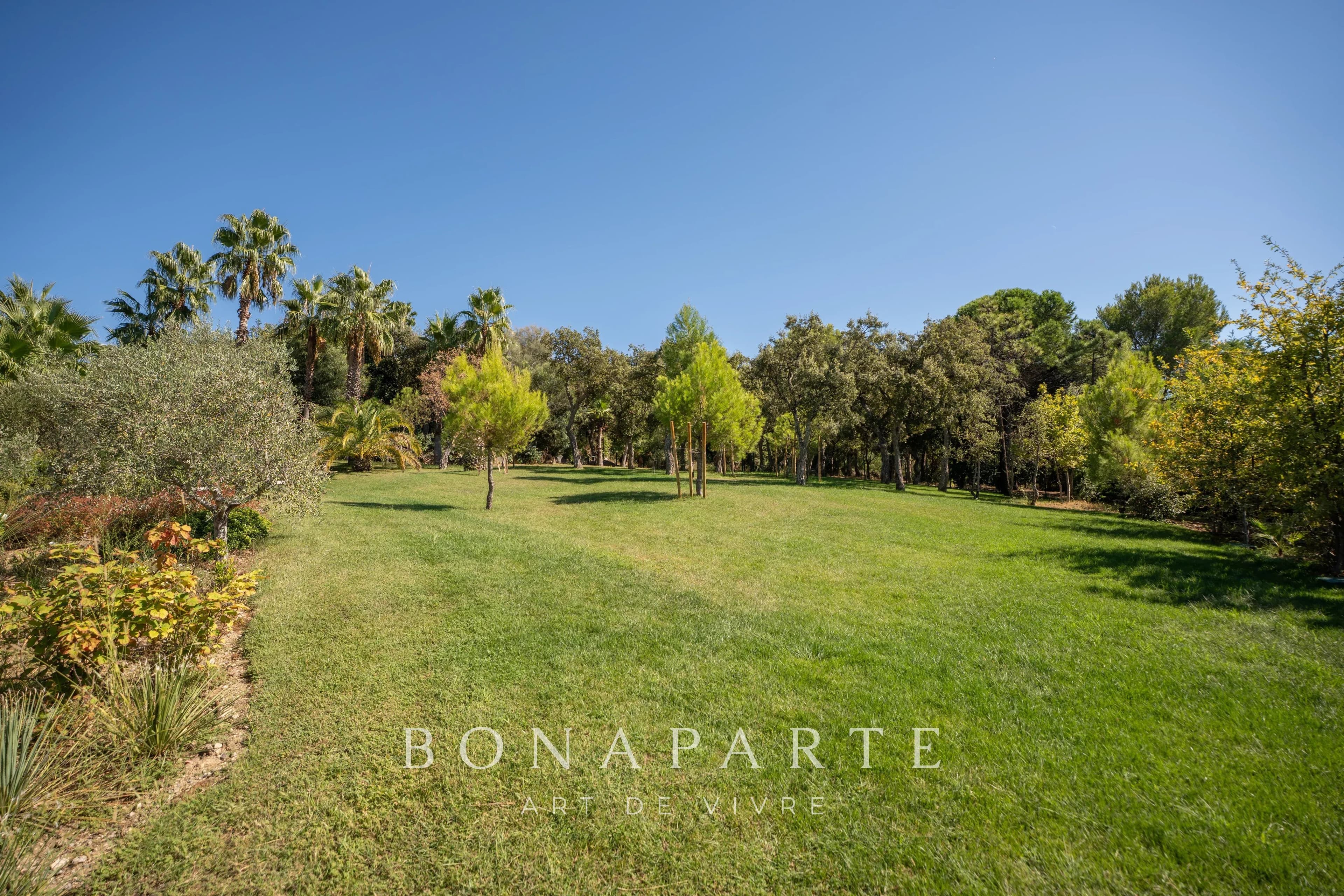 SAINT-TROPEZ – VILLA CONTEMPORAINE D’EXCEPTION - Photo 24