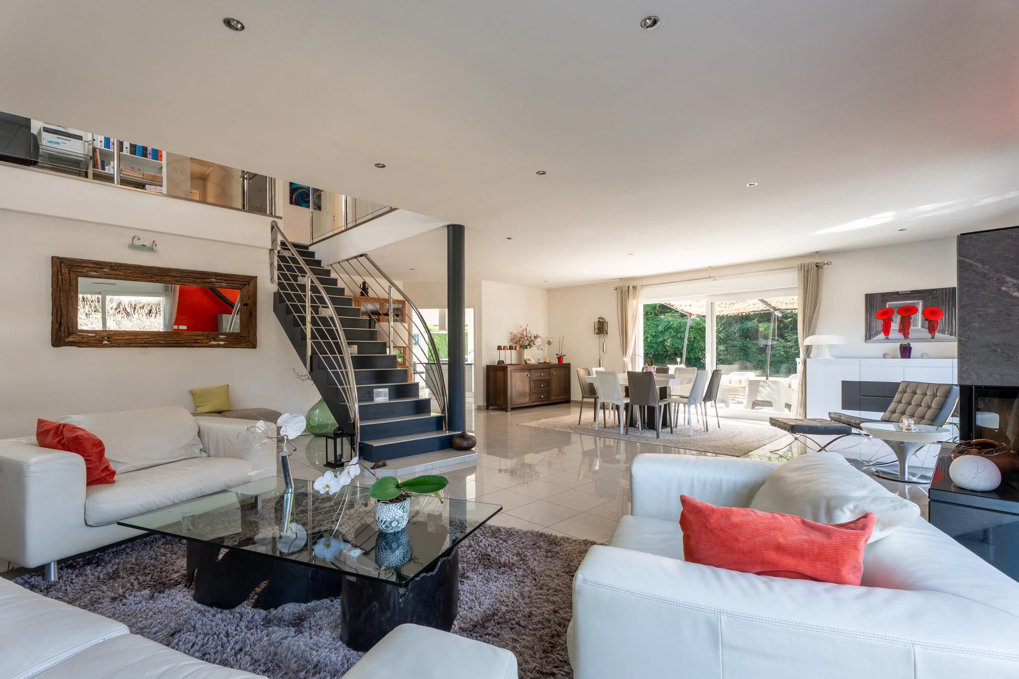VEIGY-FONCENEX | BELLE MAISON FAMILIALE DE 261m²| A DEUX PAS DE LA FRONTIERE SUISSE - Photo 5