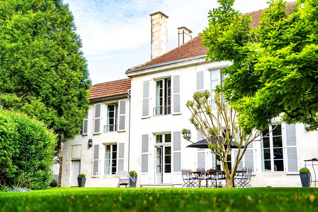 MAISON DE MAÎTRE - ÉLÉGANCE INTEMPORELLE ET ART DE VIVRE - Photo 3