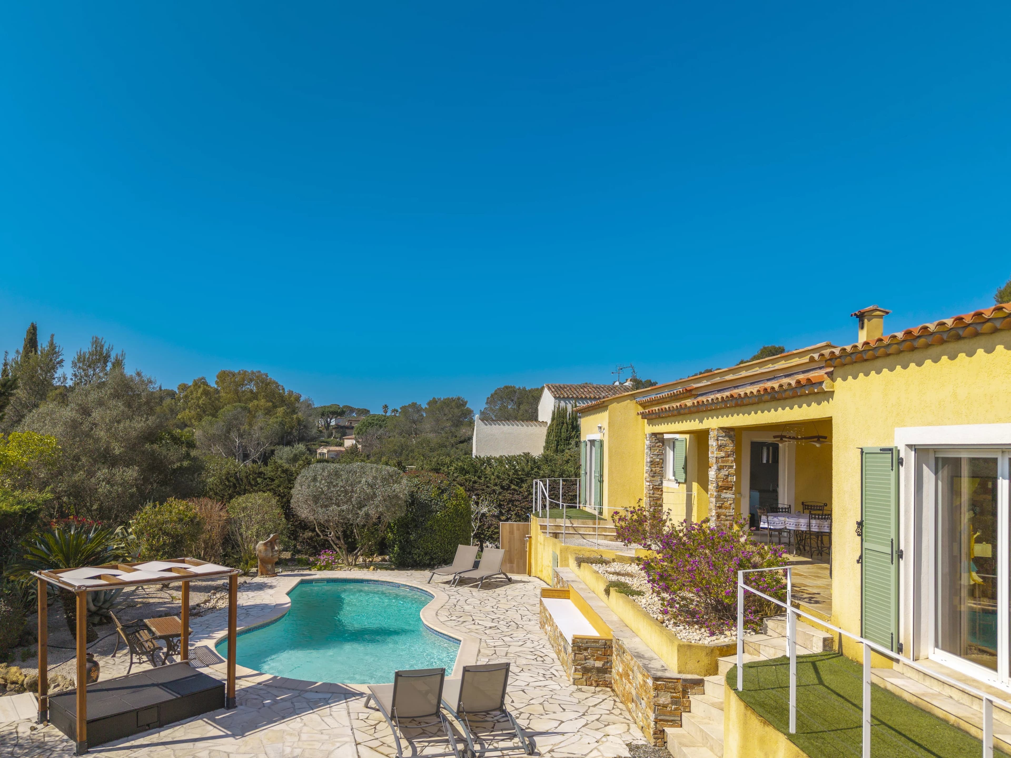 Saint-Raphaël - Superbe villa rénovée avec piscine - Photo 3