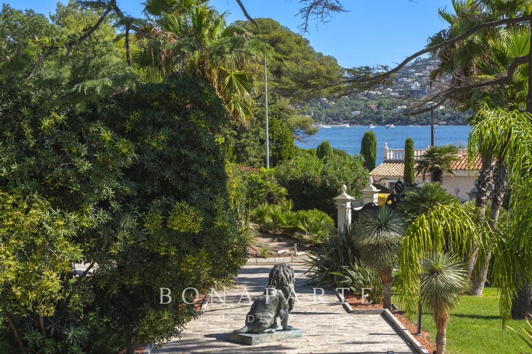 Exclusivité : Villa Belle Époque rénovée – Élégance, mer et emplacement d’exception - Photo 3