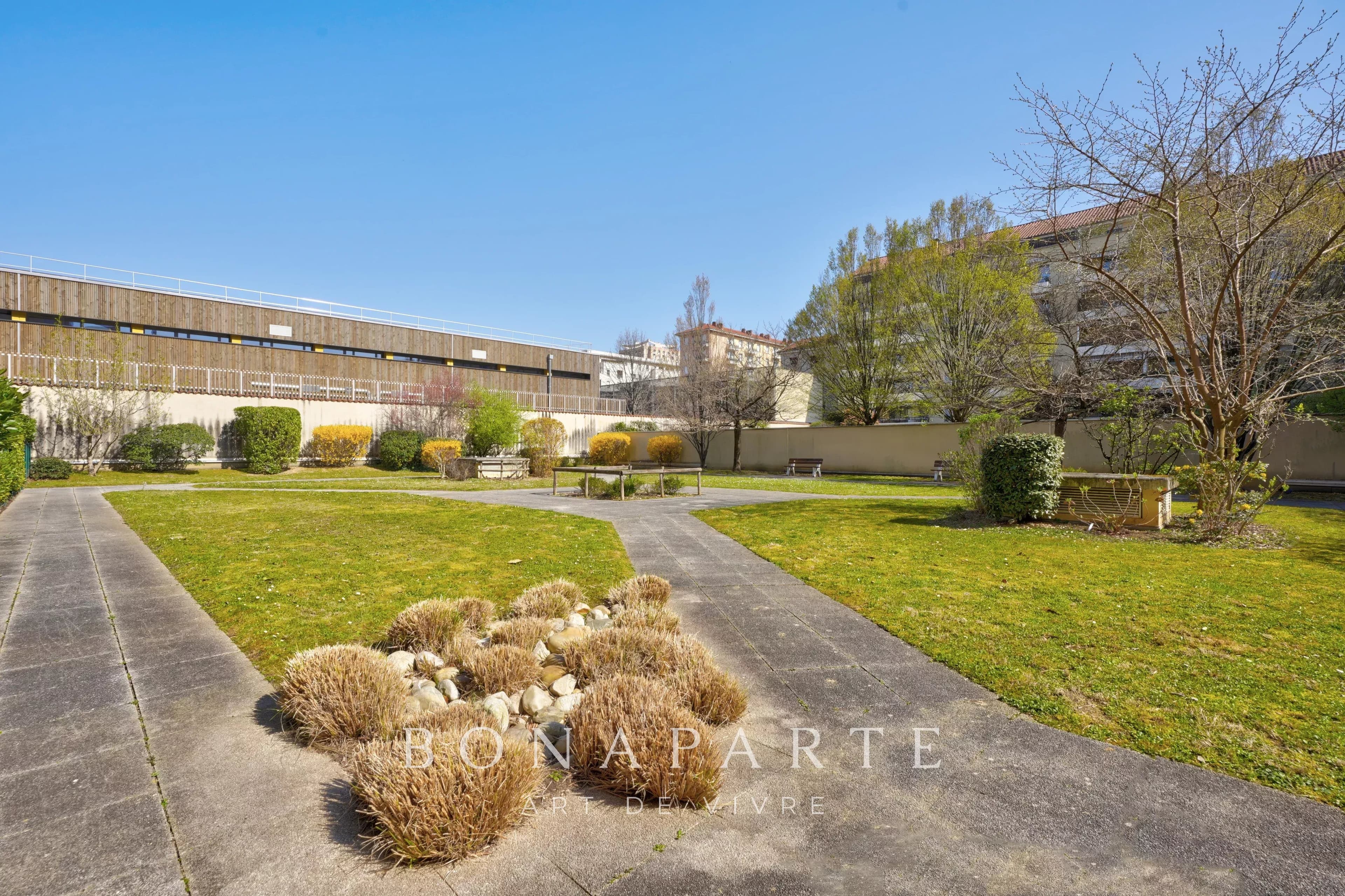 VILLEURBANNE / GRATTECIEL - APPARTEMENT / 2 CHAMBRES - BALCON A VIVRE - Photo 13