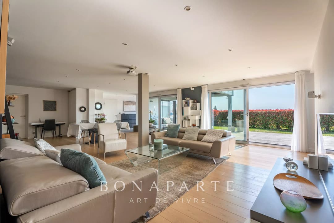 Divonne-les-Bains - Appartement d’exception avec vue sur les Alpes - Photo 2