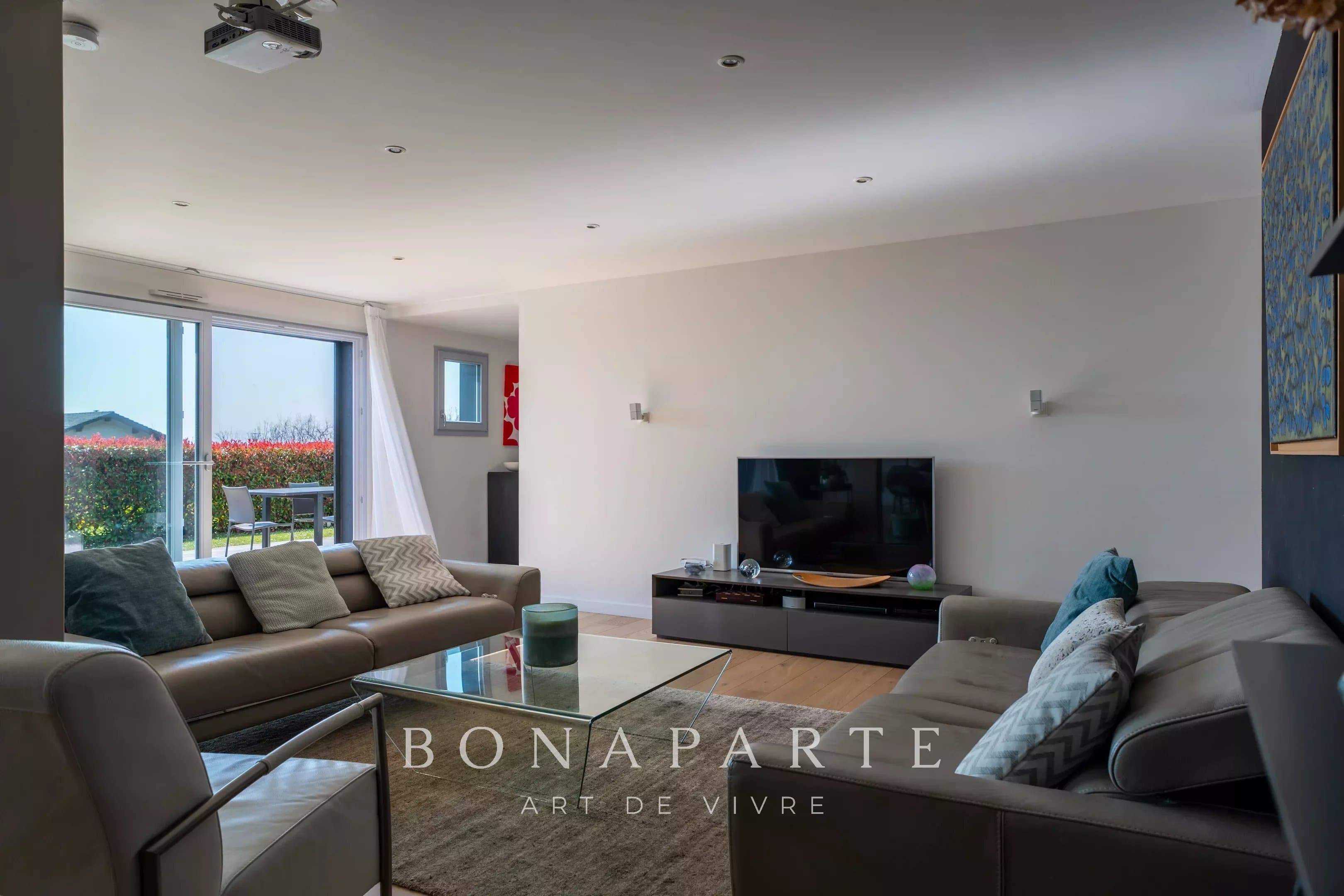 DIVONNE-LES-BAINS - APPARTEMENT D’EXCEPTION AVEC VUE SUR LES ALPES - Photo 12