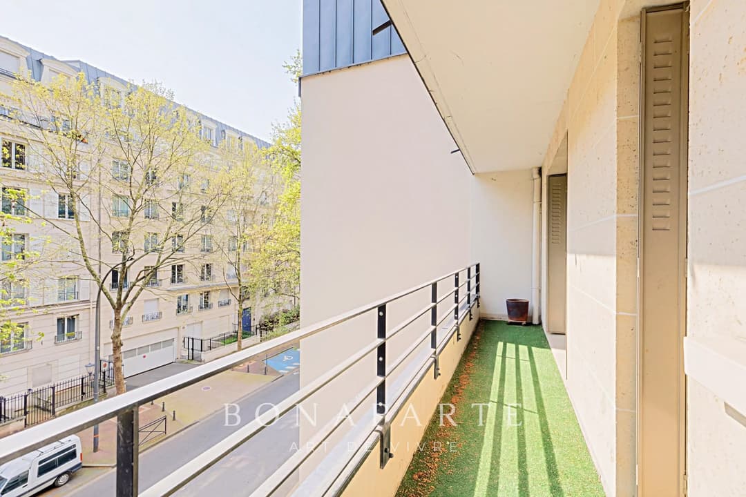 Trois pièces traversant avec balcons - Photo 12